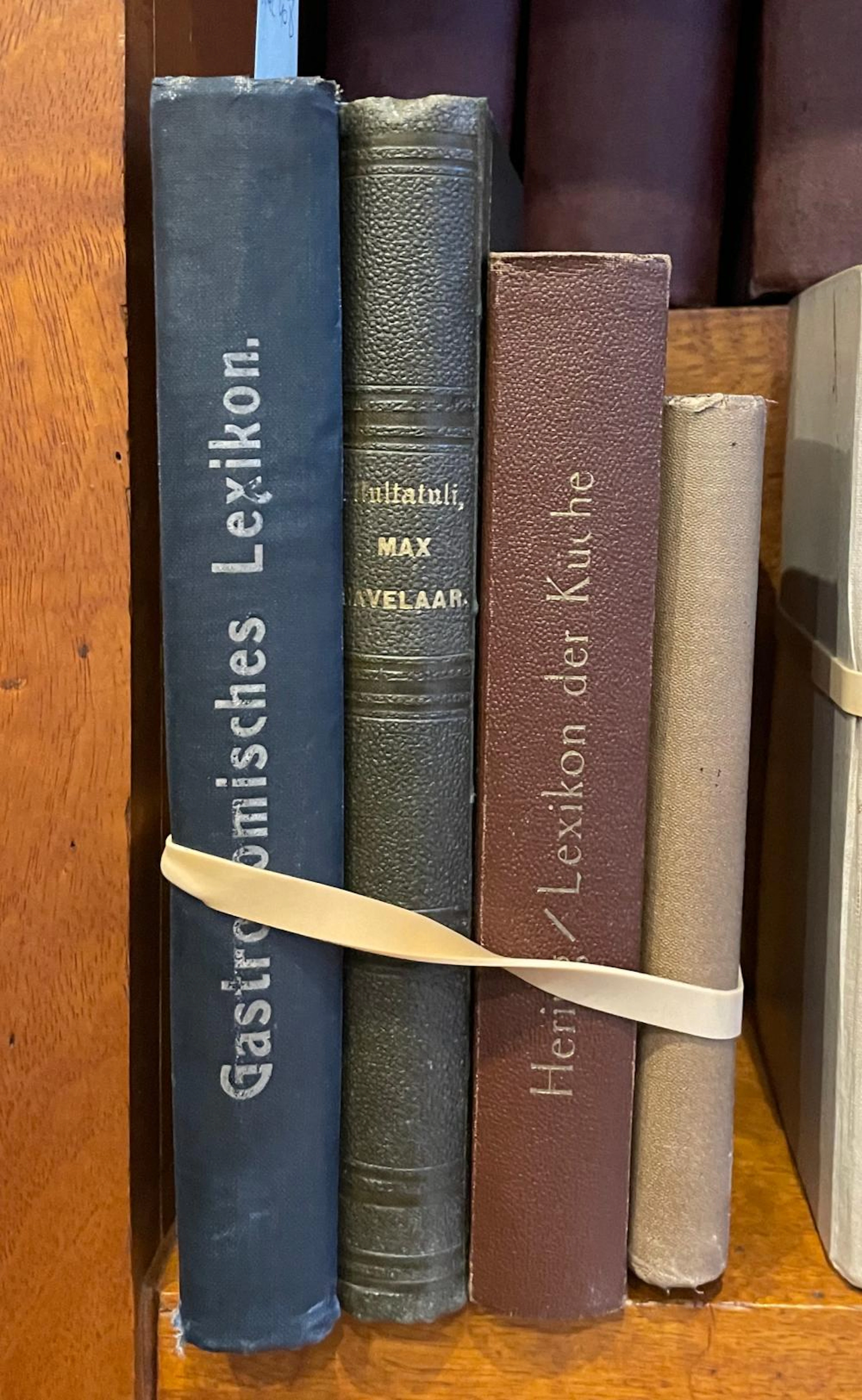 [LIVRES ALLEMANDS ET NÉERLANDAIS].