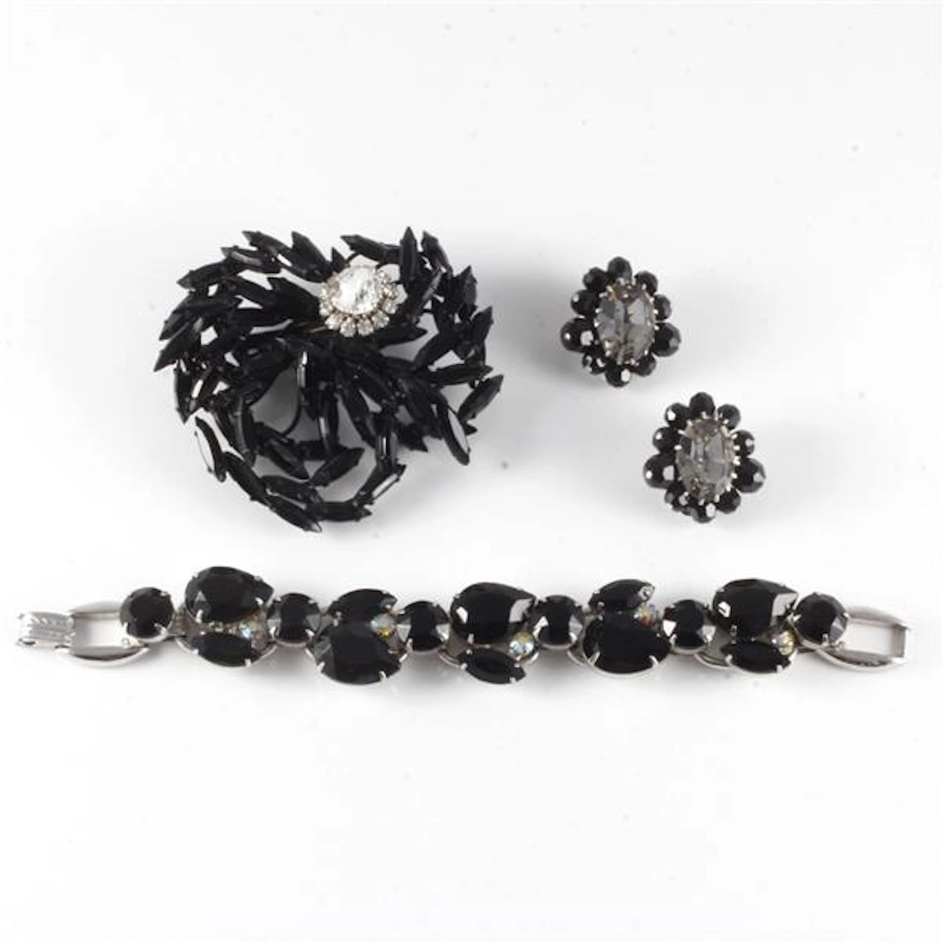 1960 unsigned Juliana black rhinestones bracelet in rhodium plated metal
