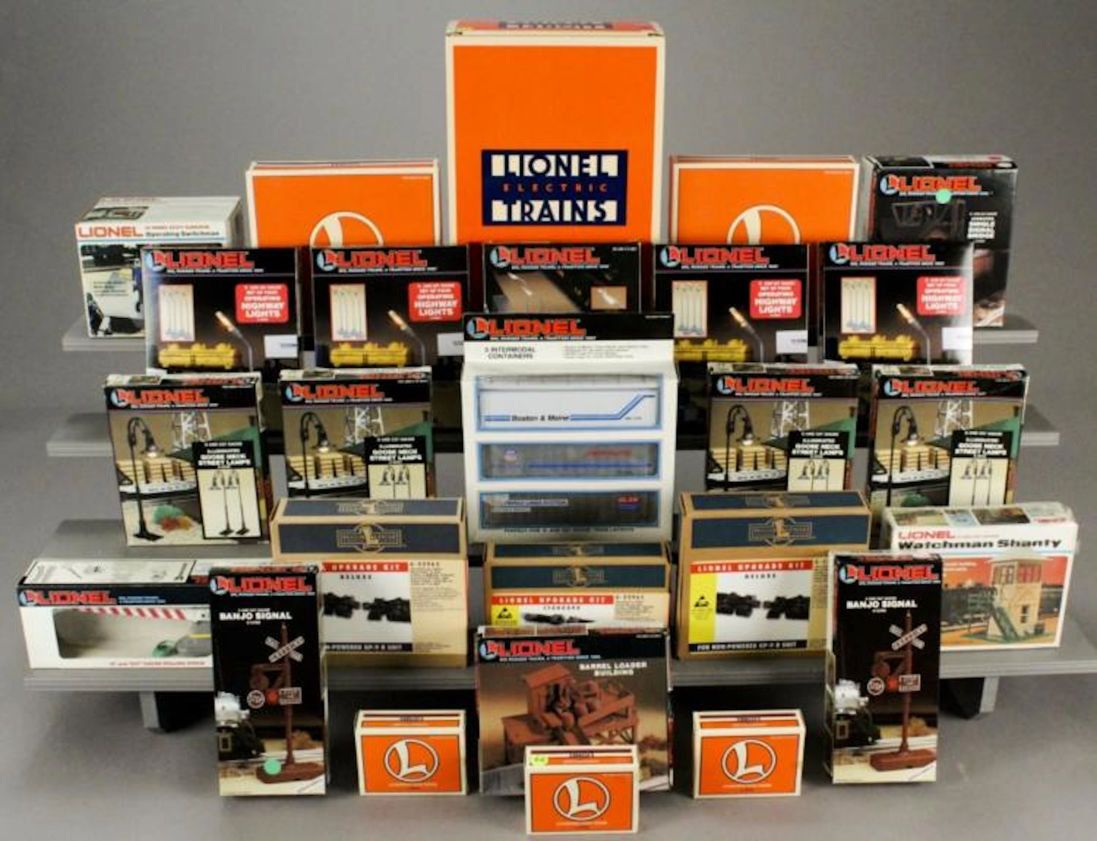 26 Lionel Accessories - Buildings - Lamps - Signal