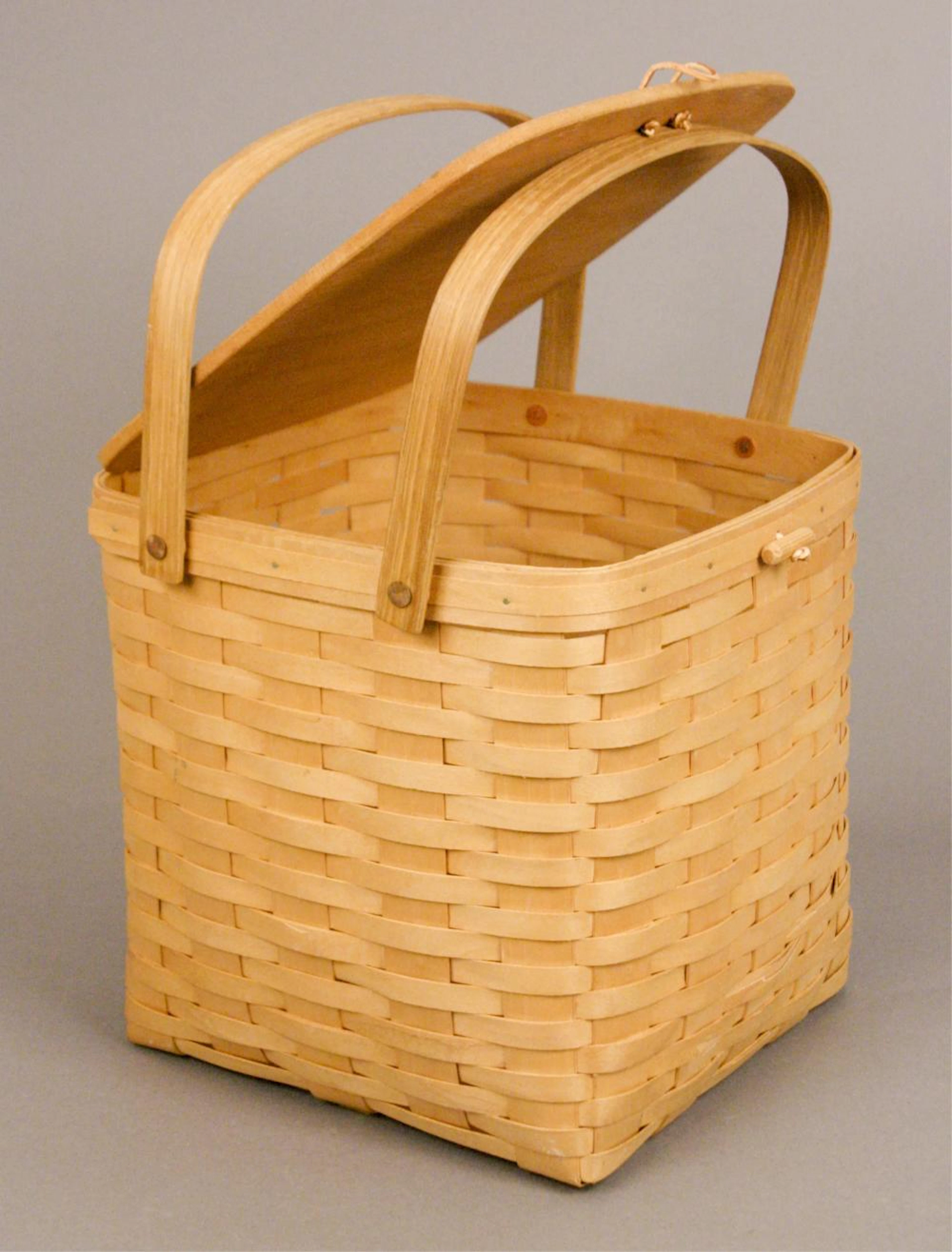 Royce Craft Purse Basket w/ Attached Lid & Handles