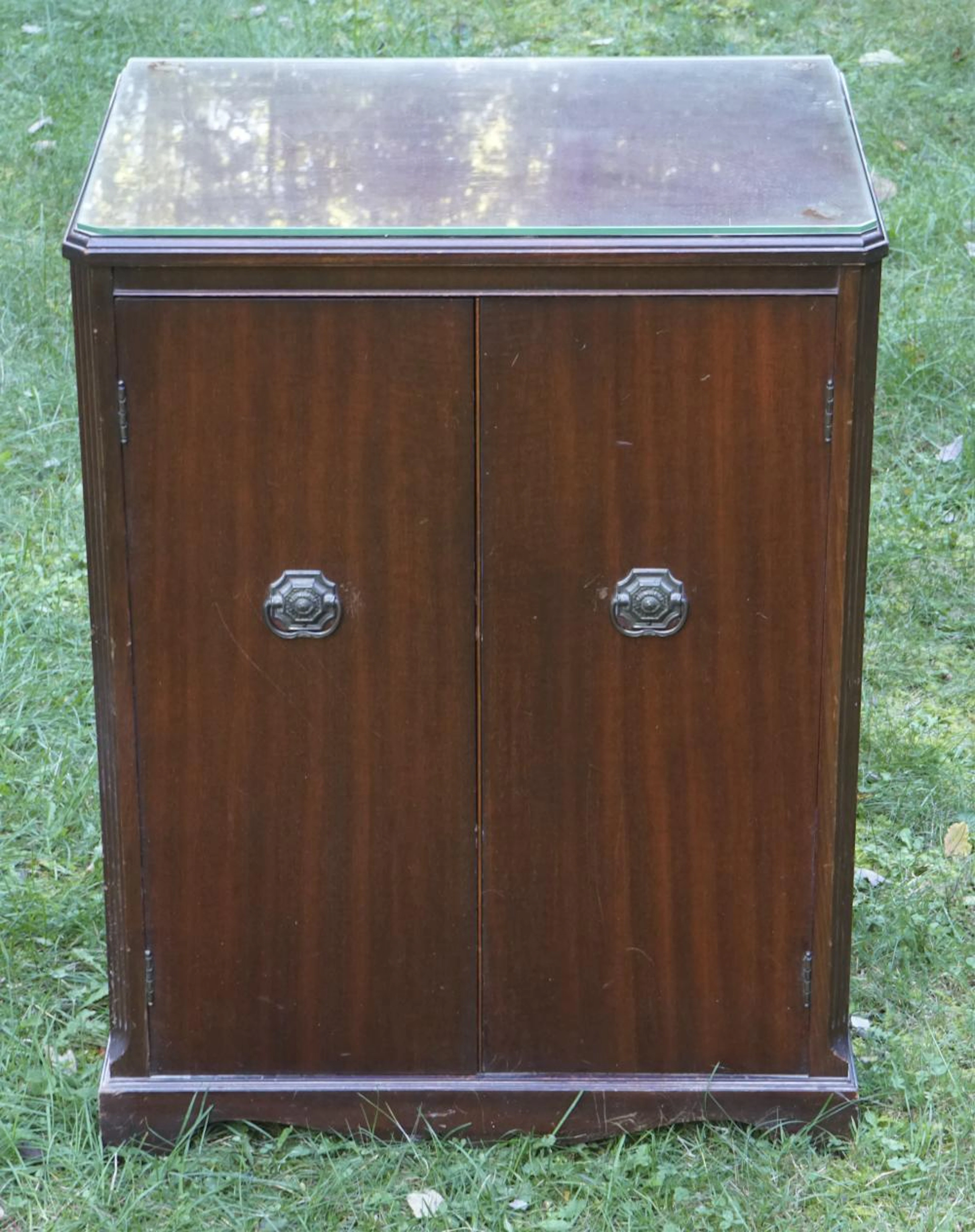 2-Door Wooden Side Table