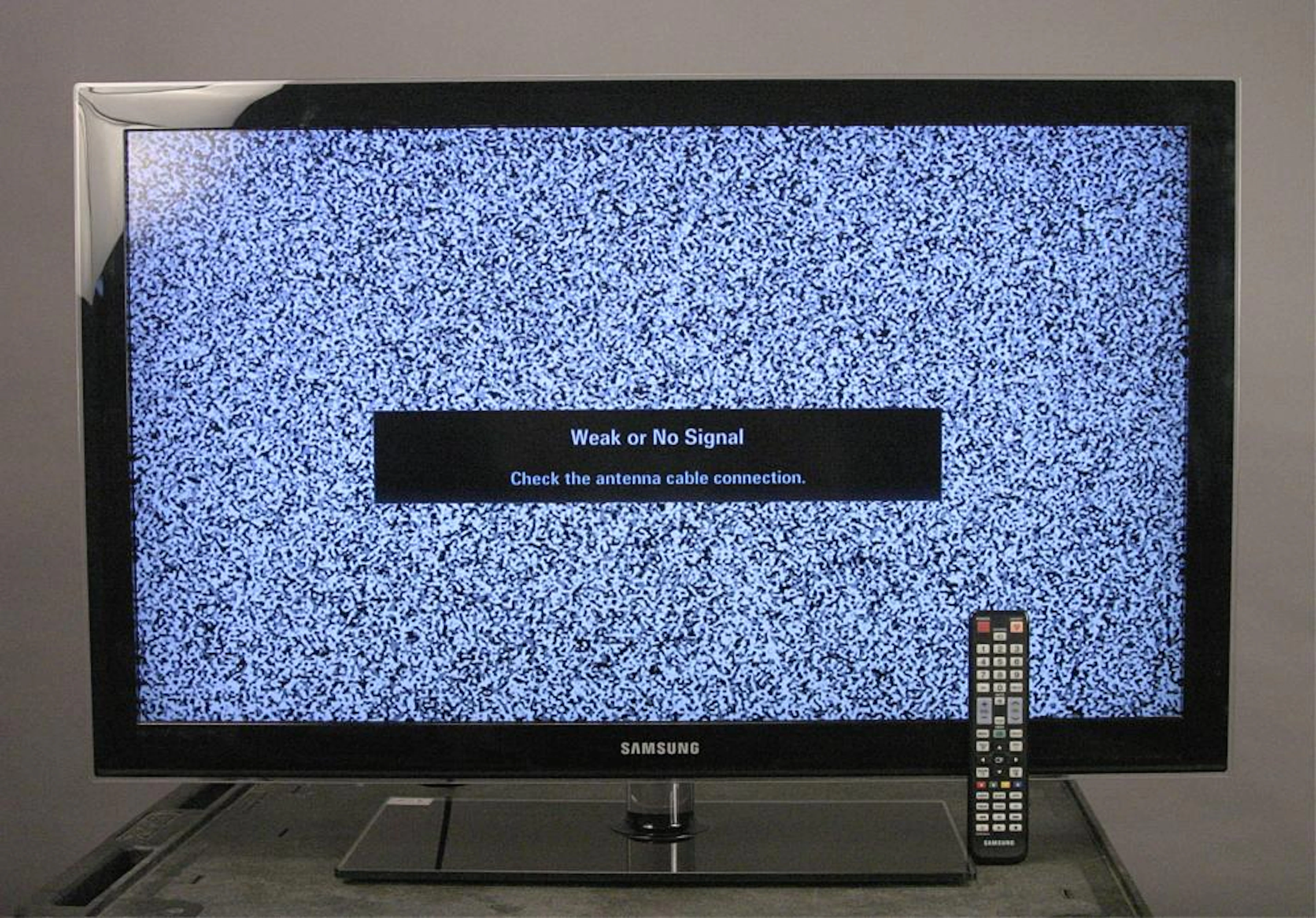 42" Samsung TV with Remote