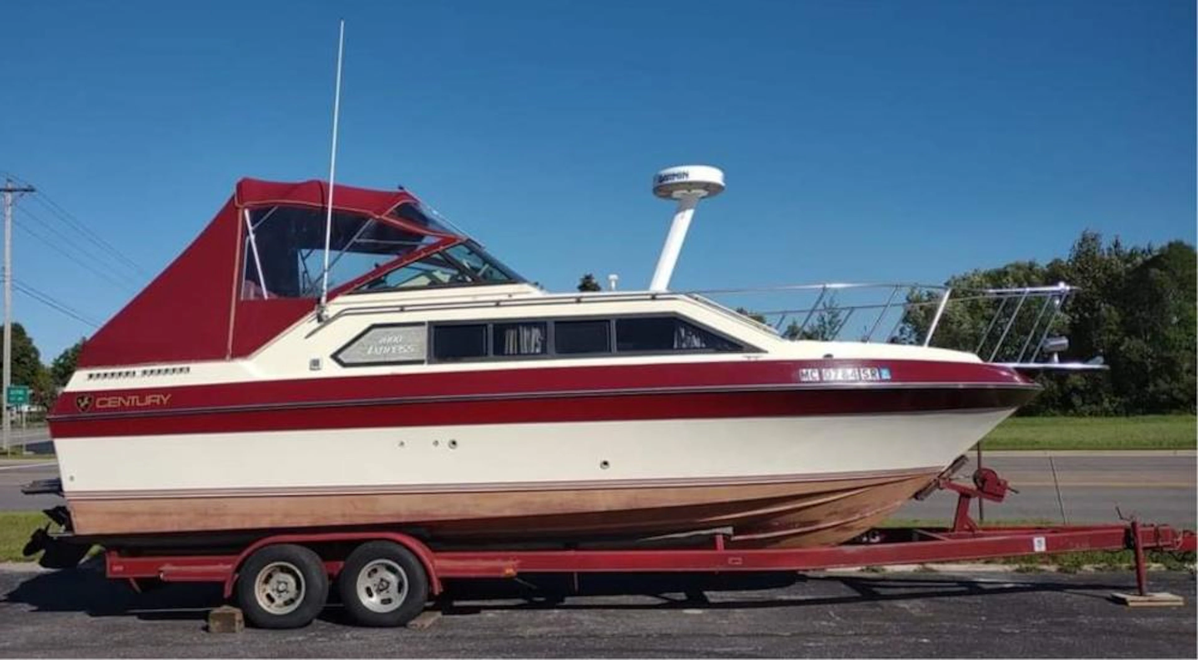 1983 27' Century 7000 - Get Ready for Spring!