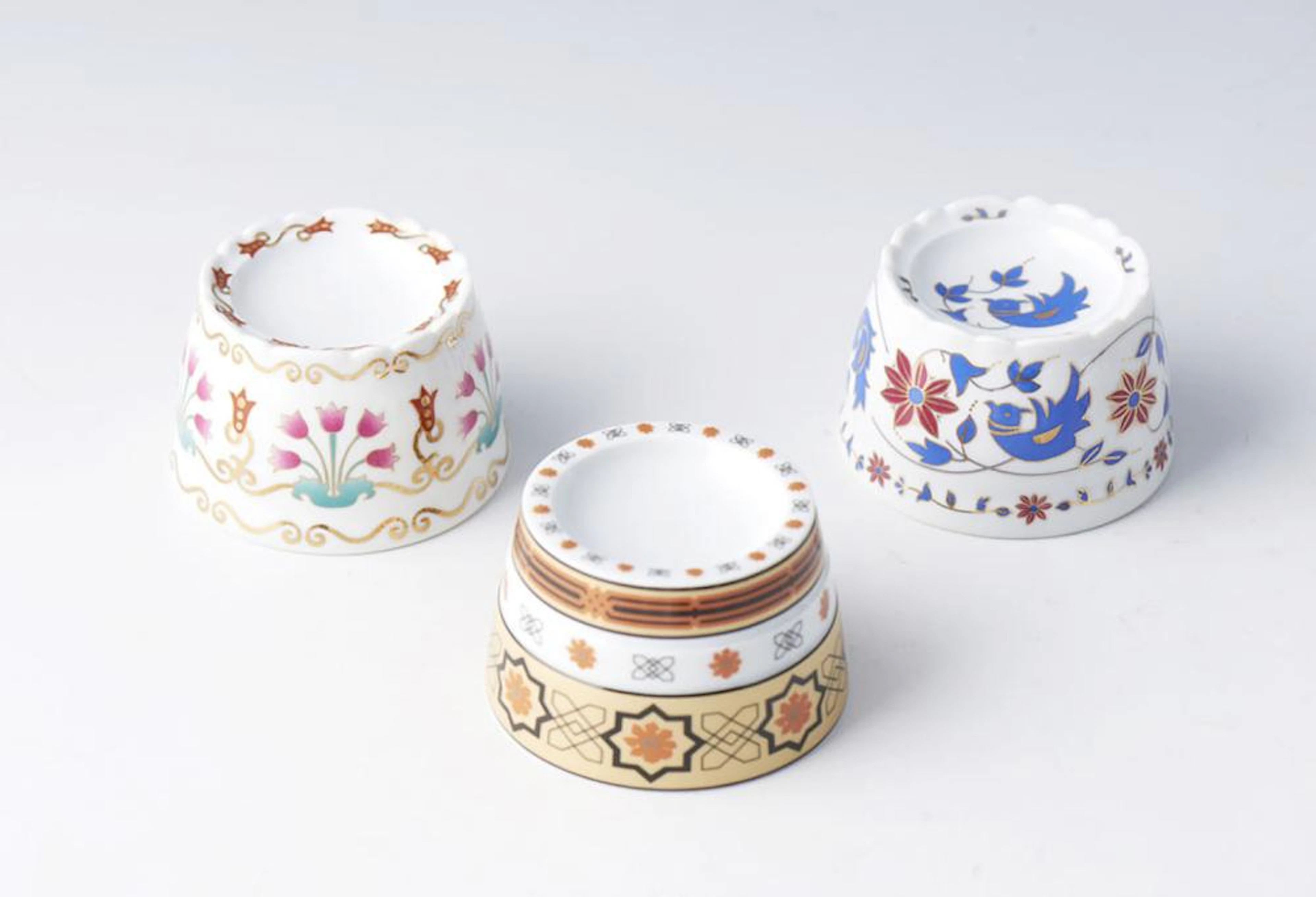 Colecção de 11 saleiros em porcelana portuguesa