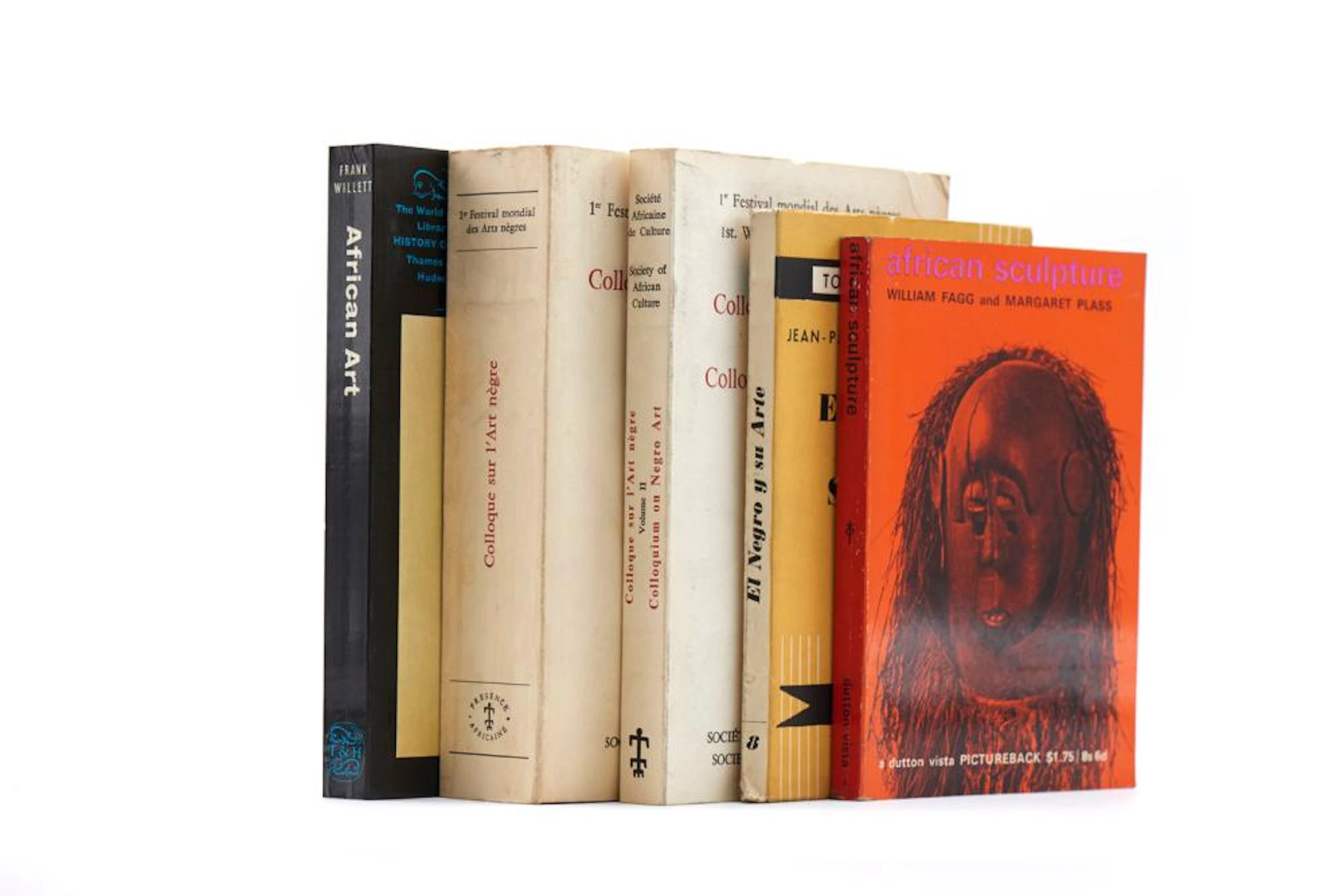 ARTE AFRICANA. Lote de 4 vols.