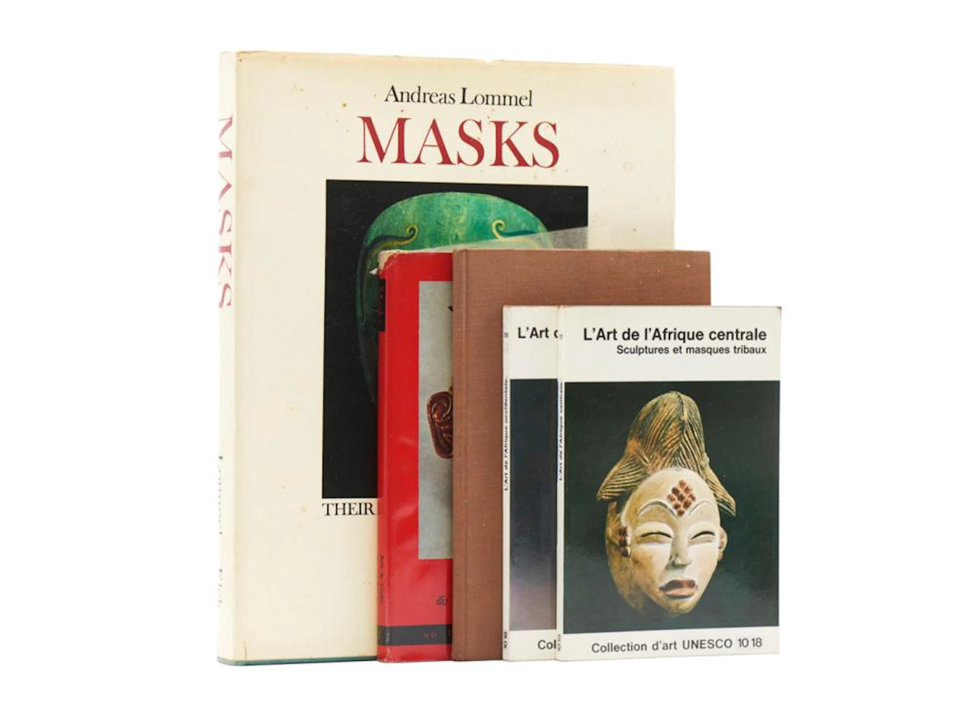 MÁSCARAS. Lote de 5 vols. encs. e brs.