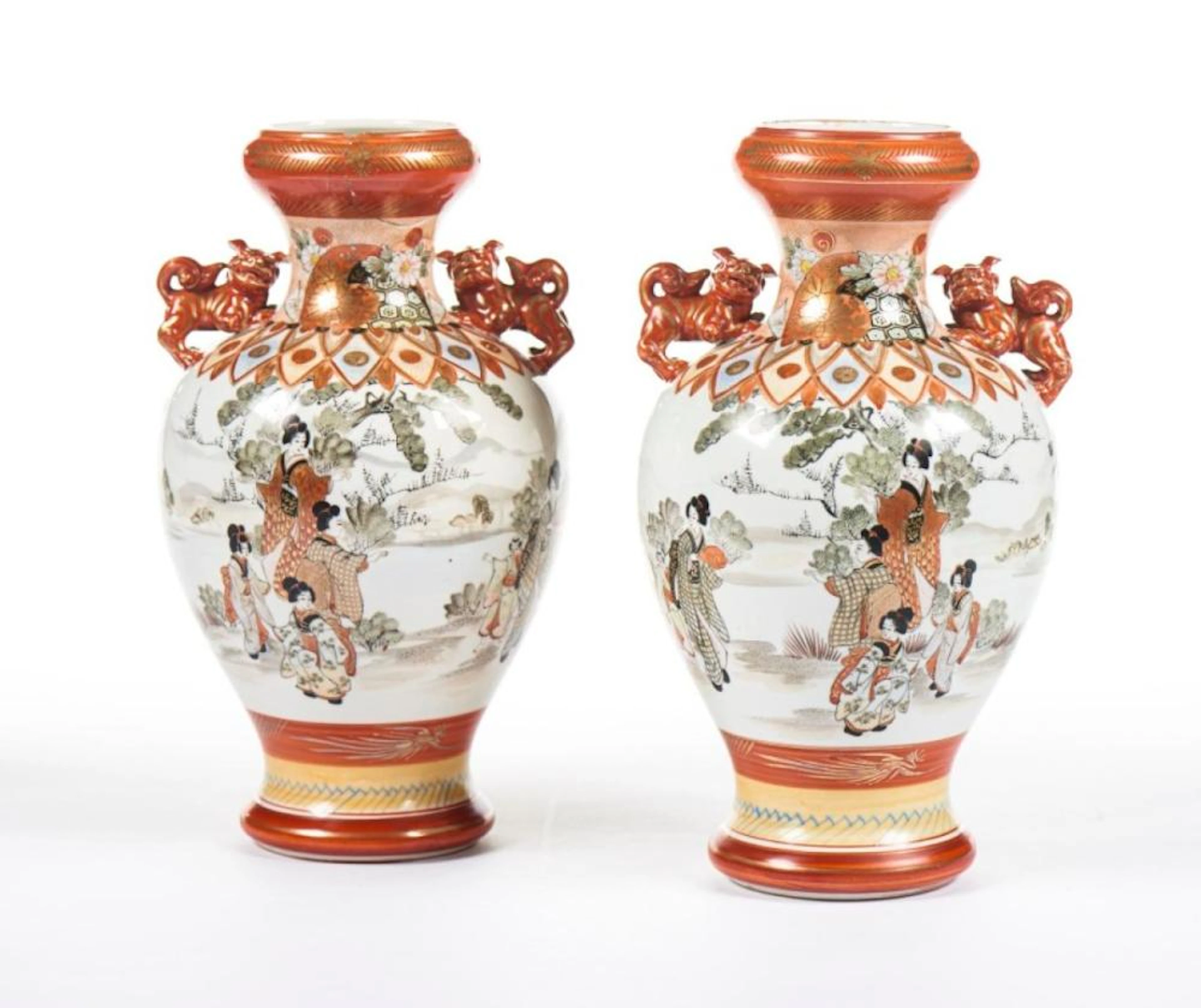 Par de jarras em porcelana japonesa policromada (2