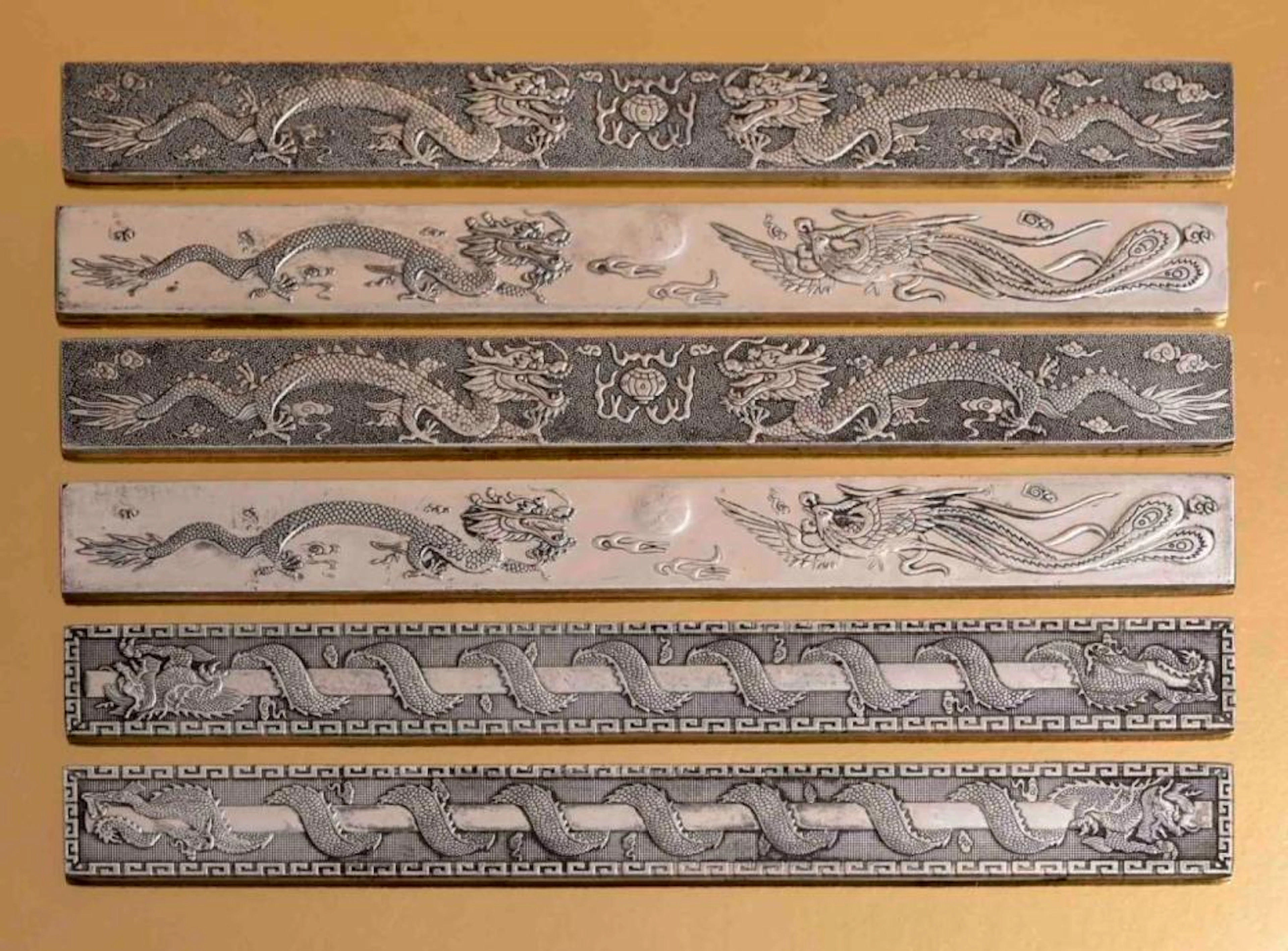 Conjunto de três pares de réguas de peso para papel em metal prateado (6)