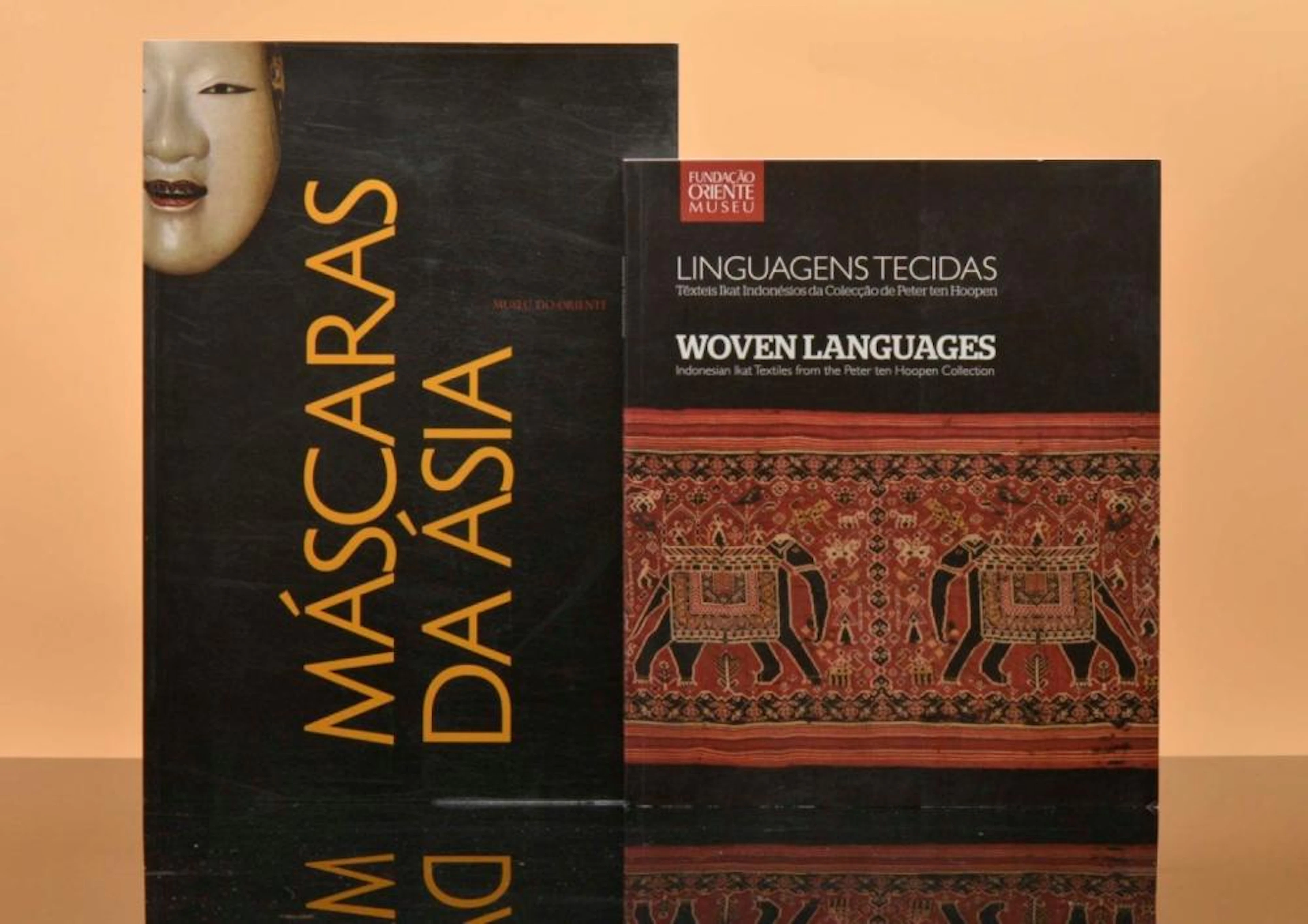 ARTE ASIÁTICA / MUSEU DO ORIENTE. Lote de 2 vols. brs.