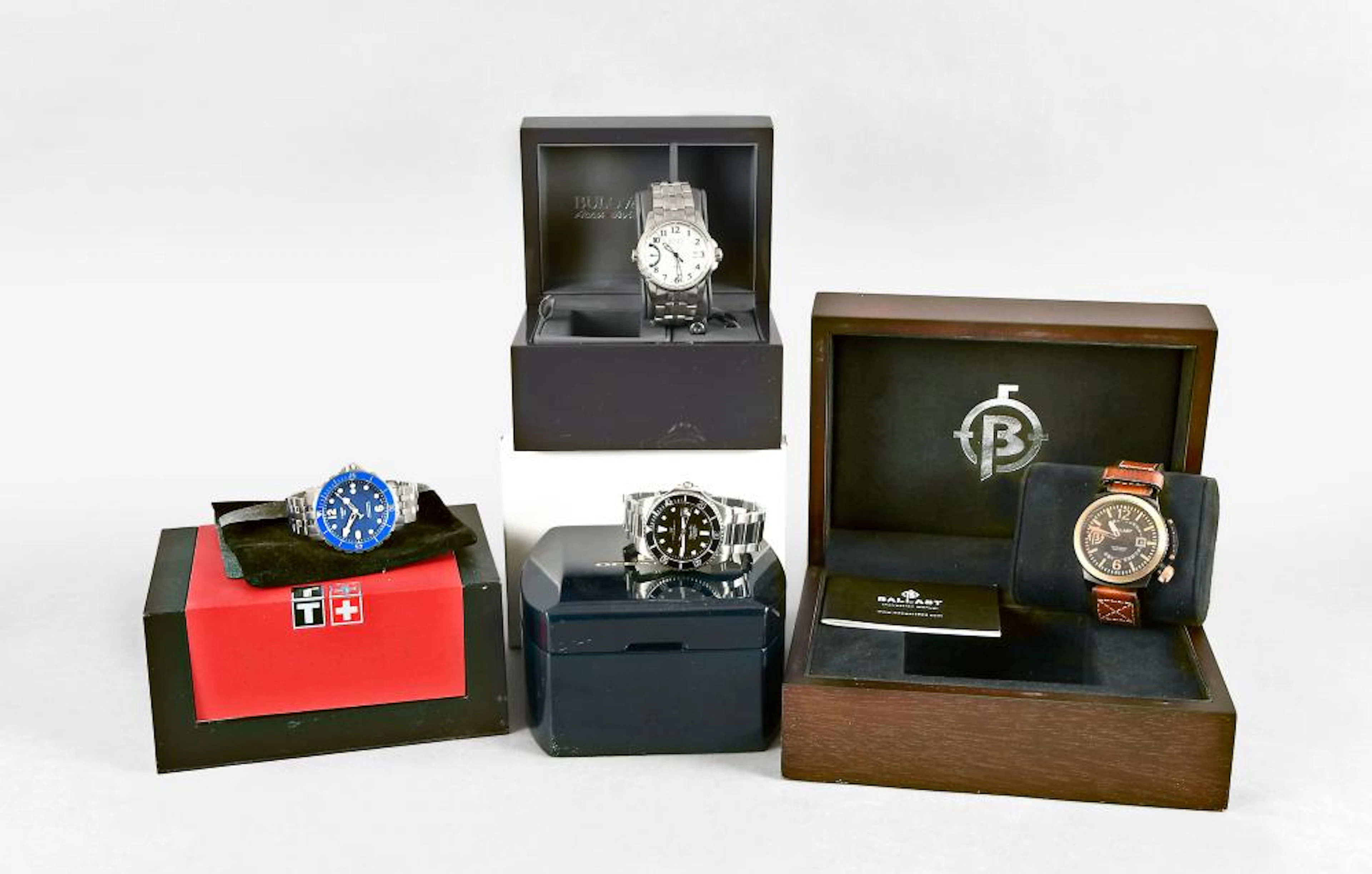 Lot of four automatic wrist watches with boxes