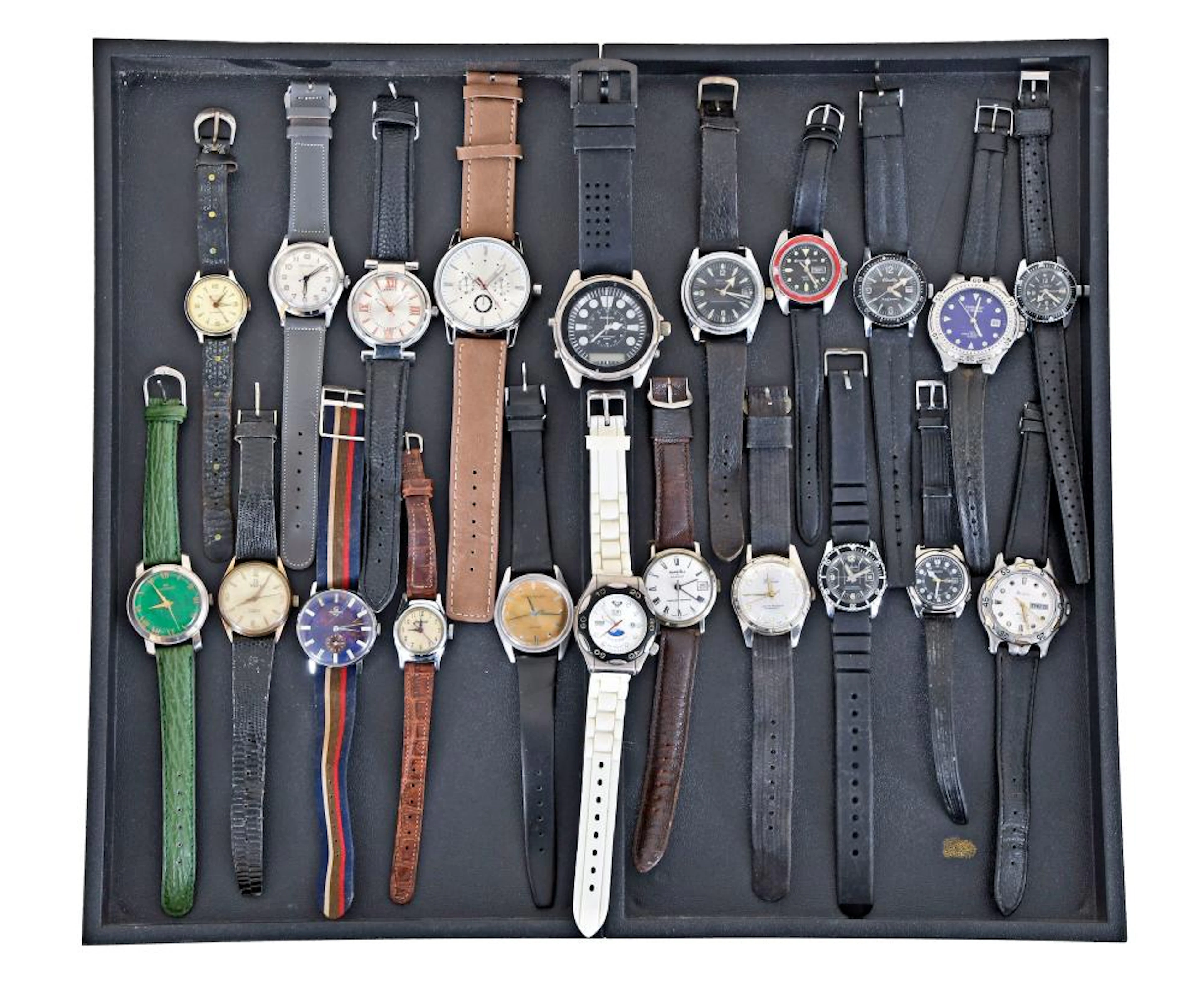 Lot of thirty mechanical and quartz wrist watches