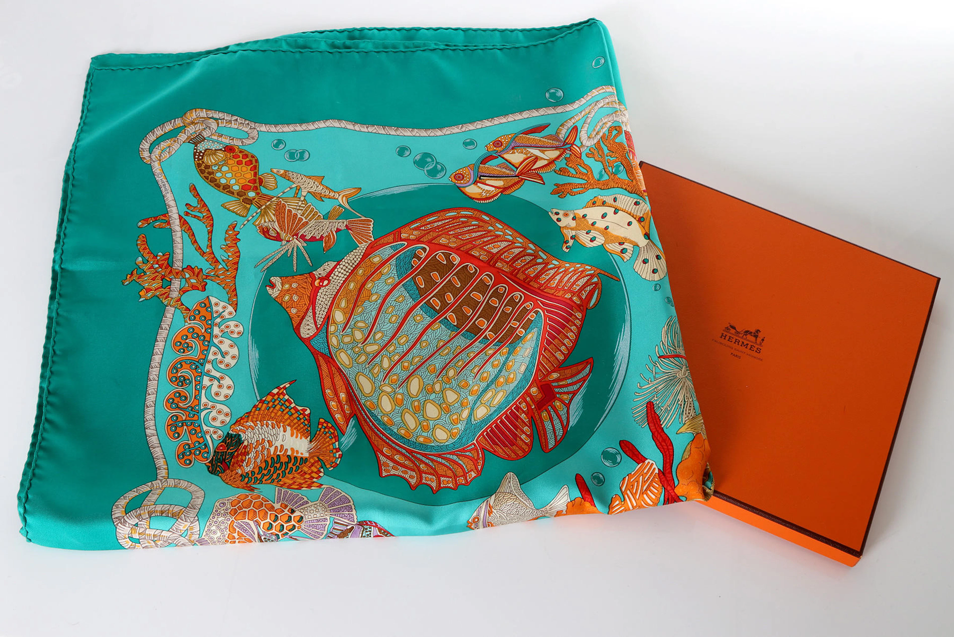 HERMÈS, SCARF