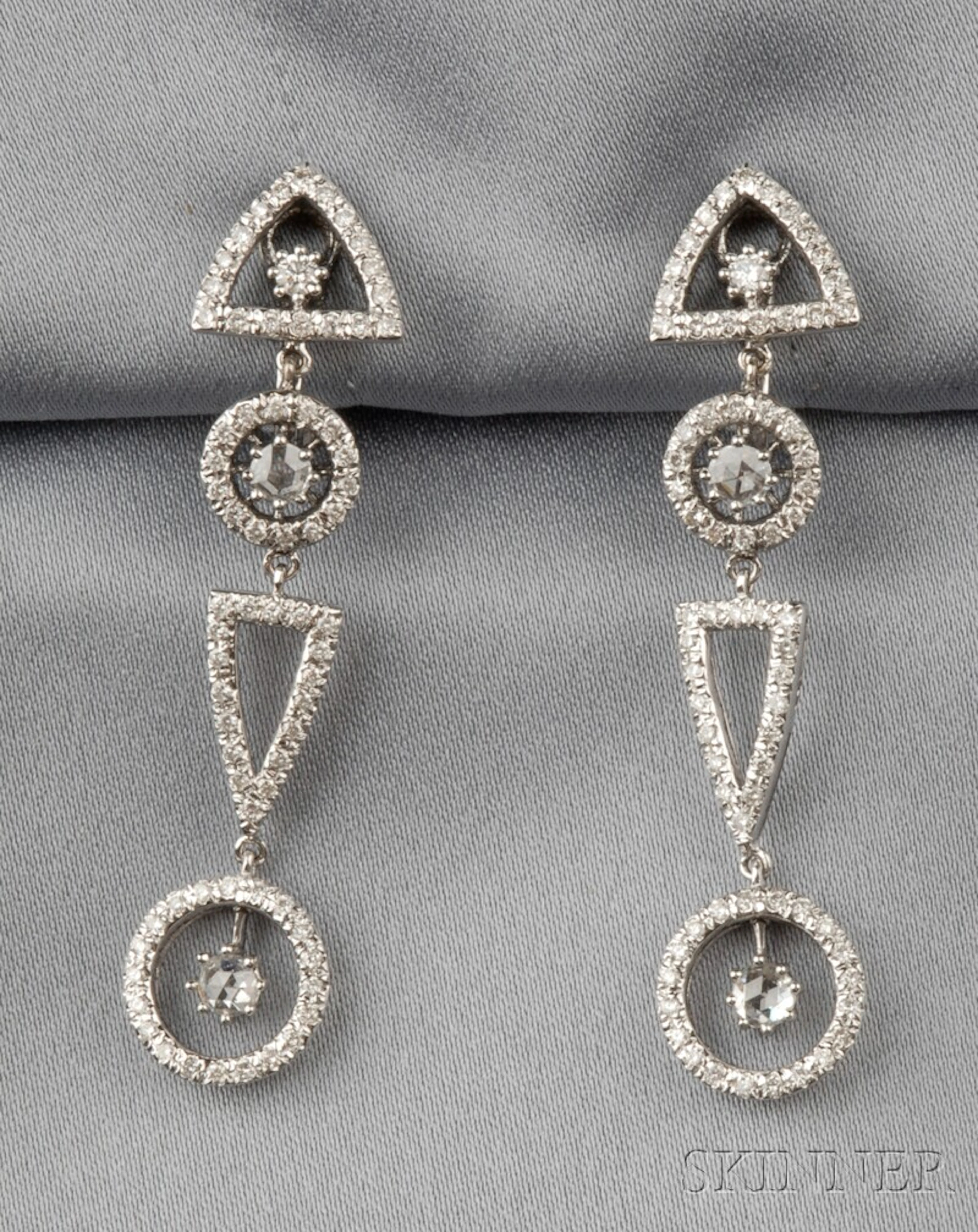 18kt White Gold and Diamond Earpendants