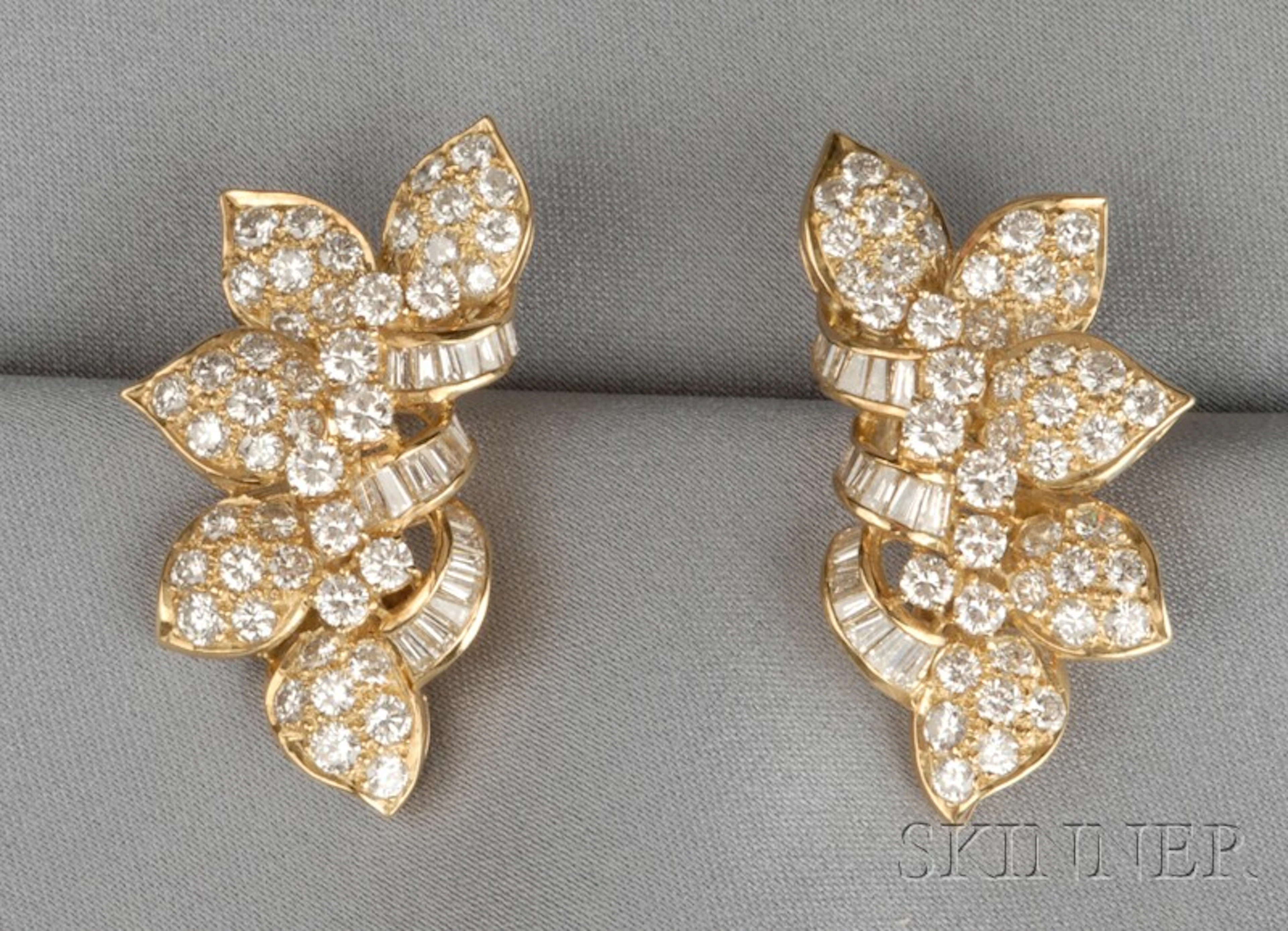18kt Gold and Diamond Flower Earclips