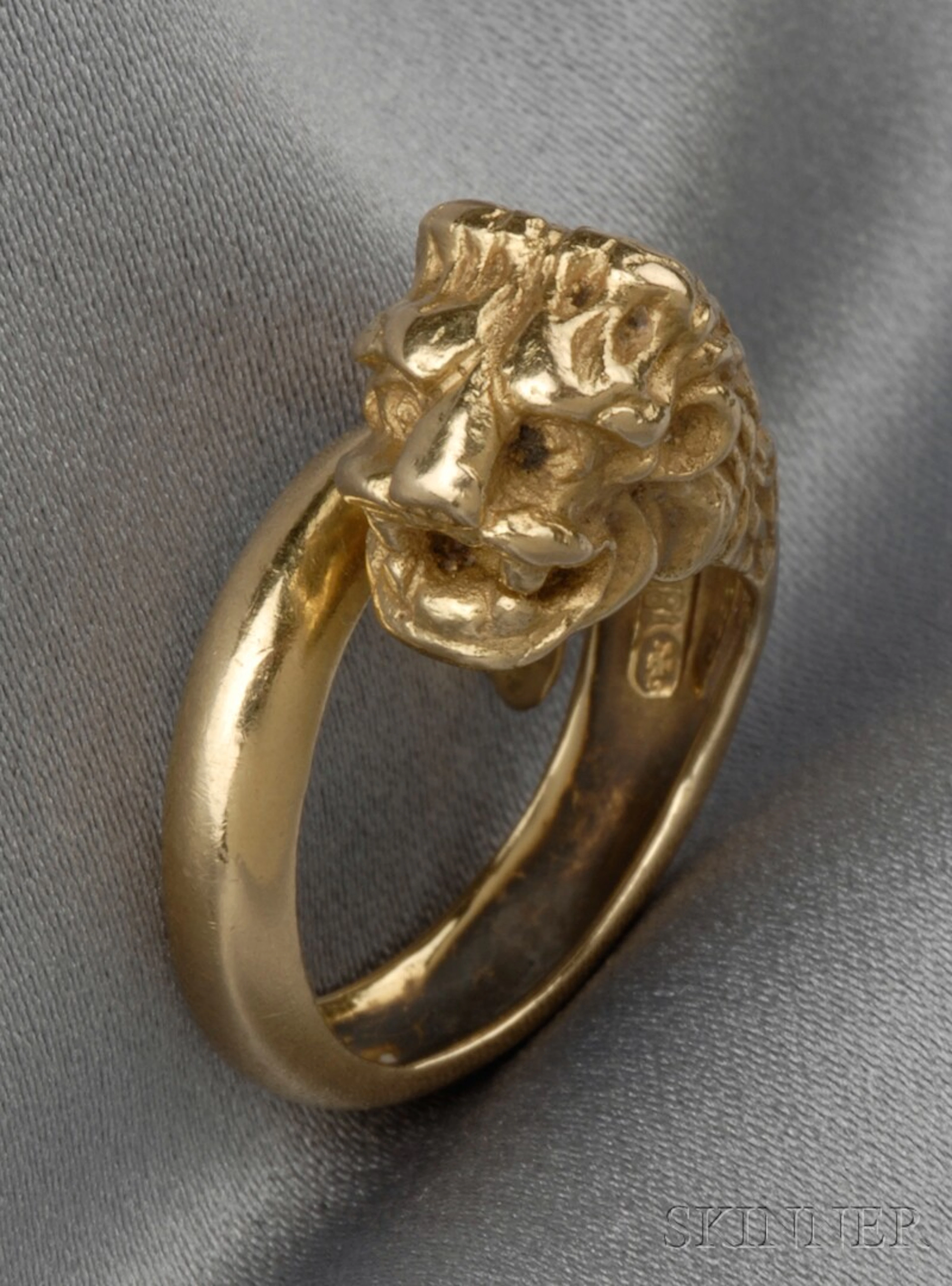 18kt Gold Lion's Head Ring