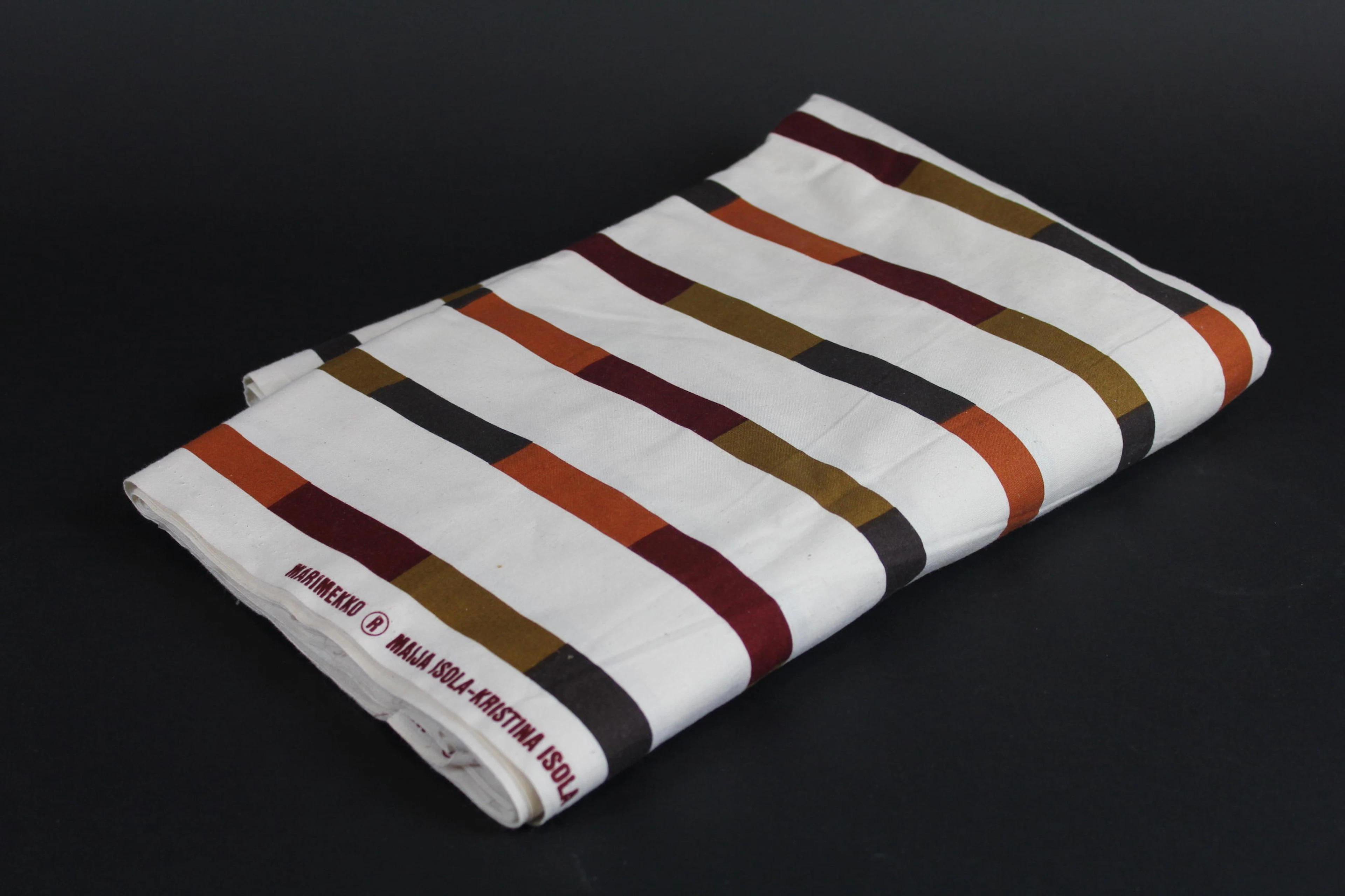 Tyg, "Keilat", design Maisa Isola-Kristina Isola, Marimekko 1984