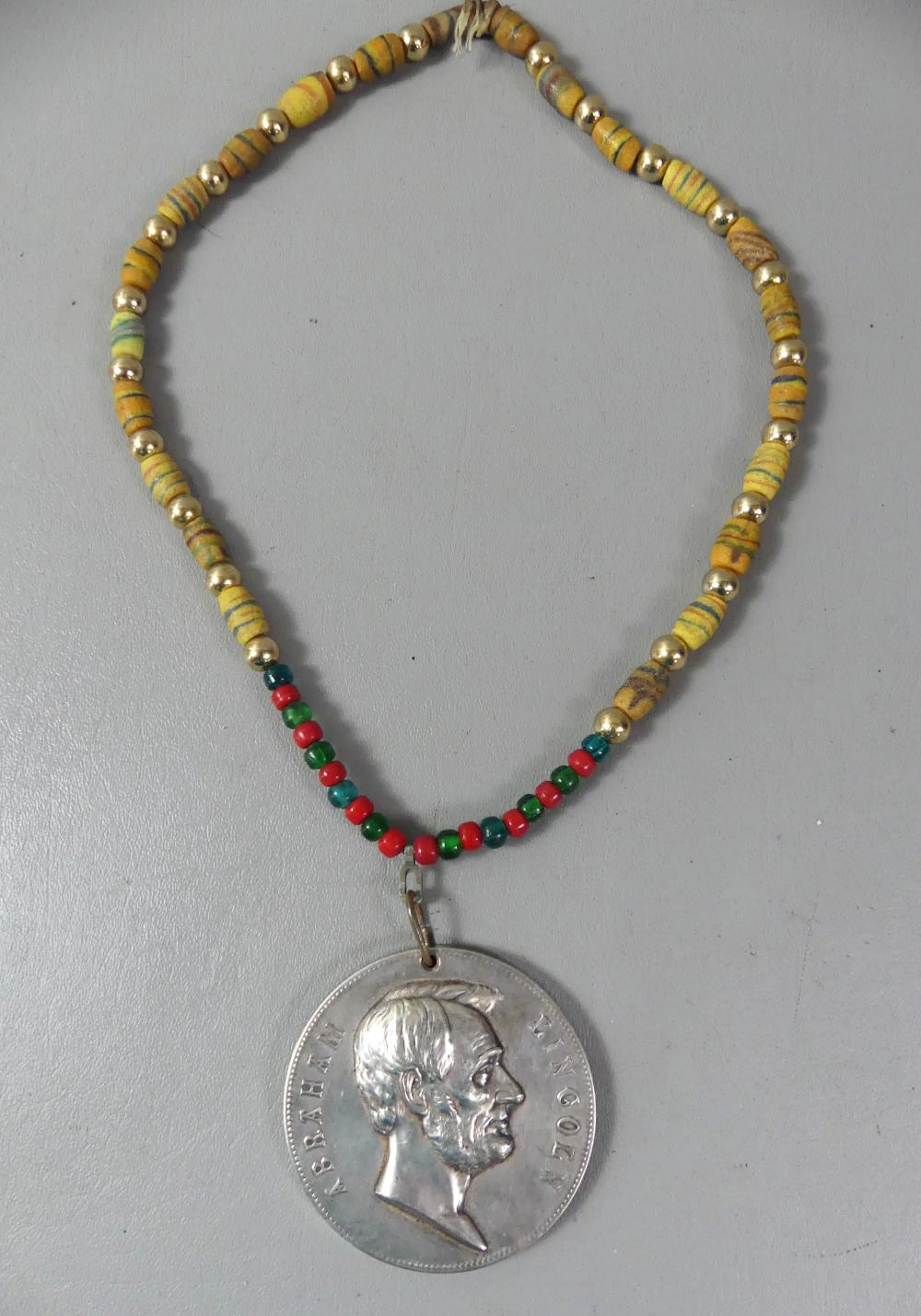 LINCOLN INDIAN PEACE MEDAL W/BEAD NECKLACE