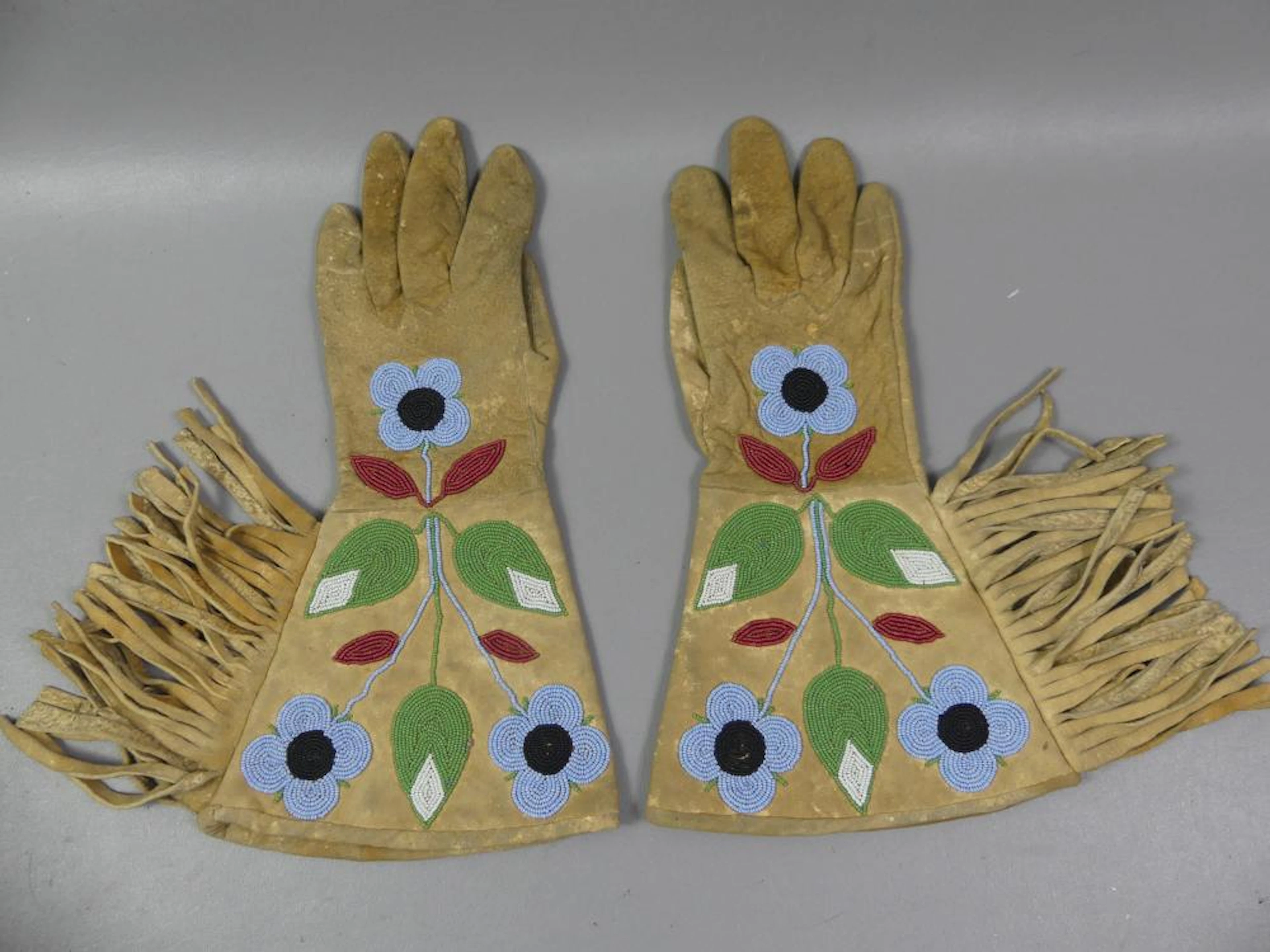 ANTIQUE LEATHER BEADED GAUNTLETS