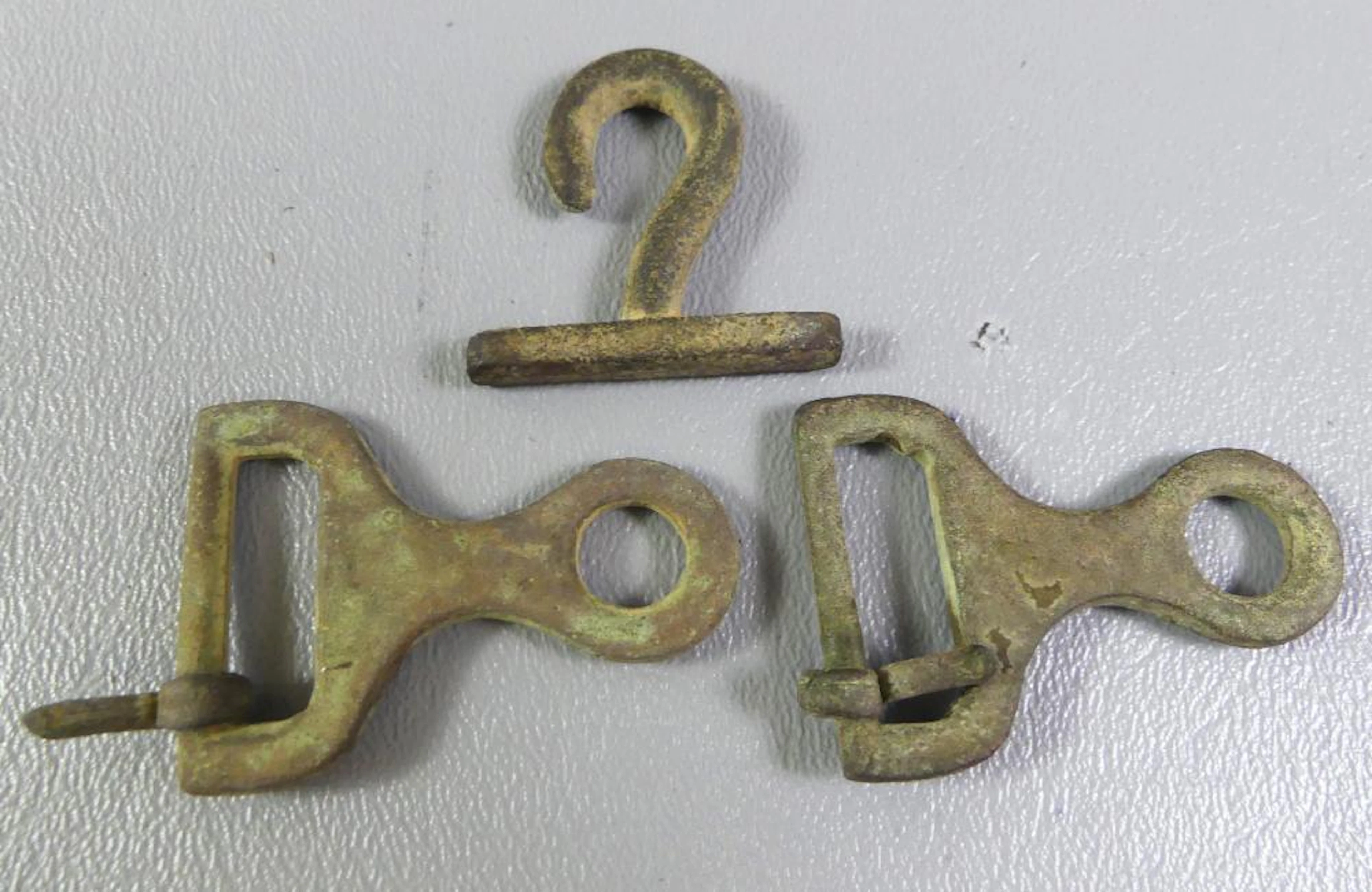 CONFEDERATE BRASS UNIFORM CLIPS