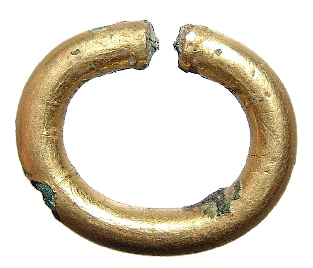 Egyptian gold and bronze loop, Roman Period