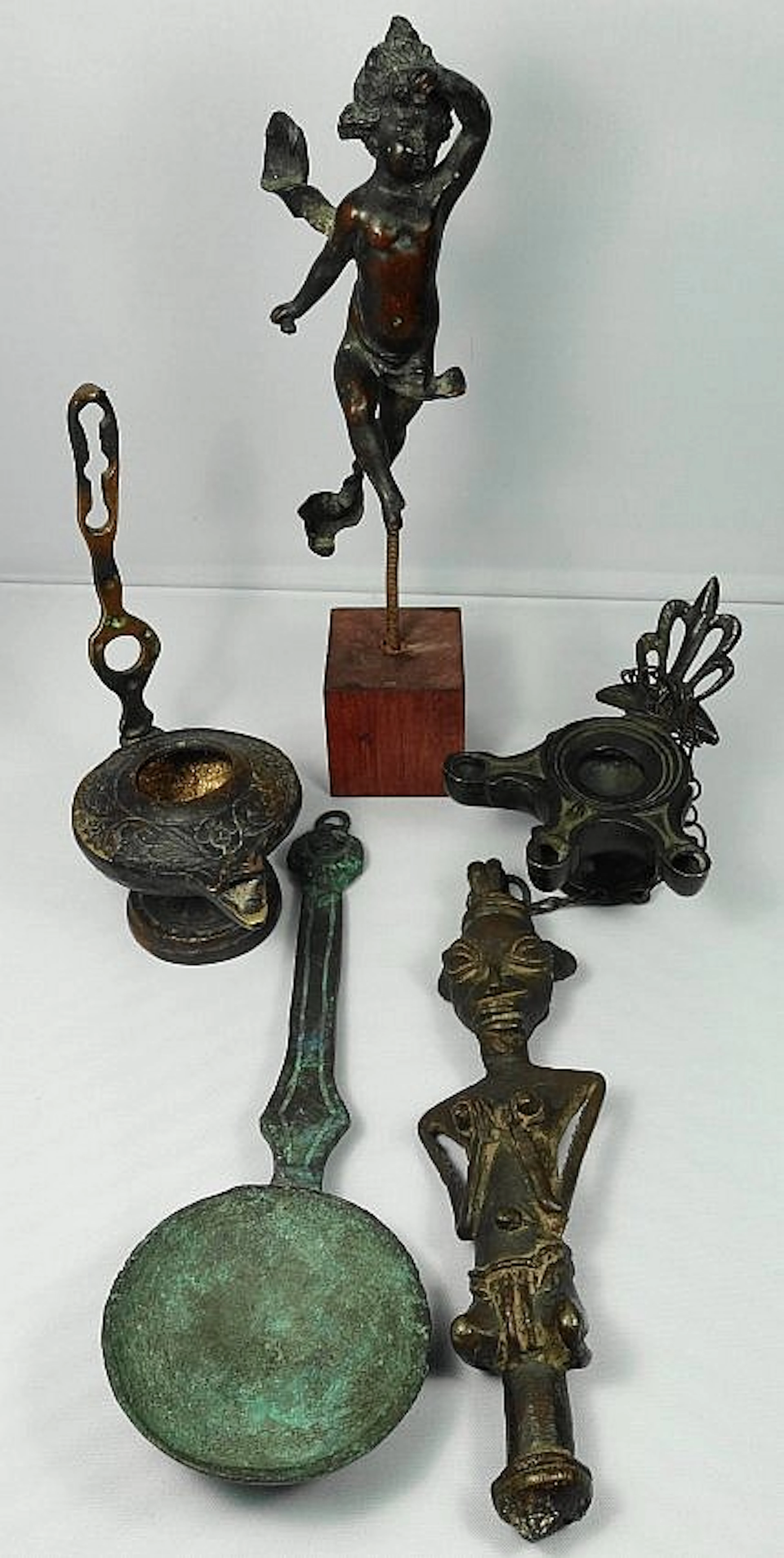A lot of 5 antique bronze items