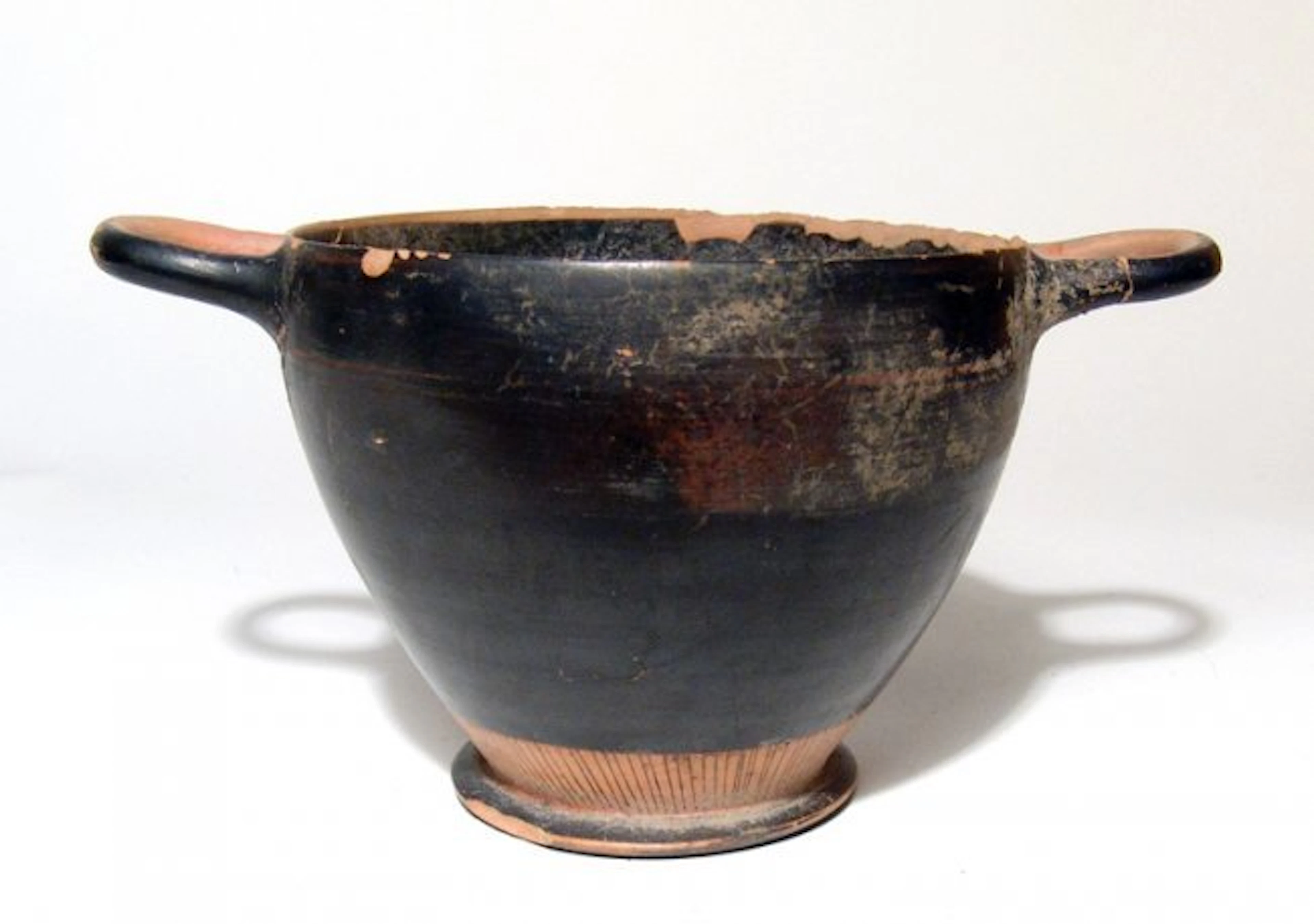 A nice Greek black-glazed skyphos