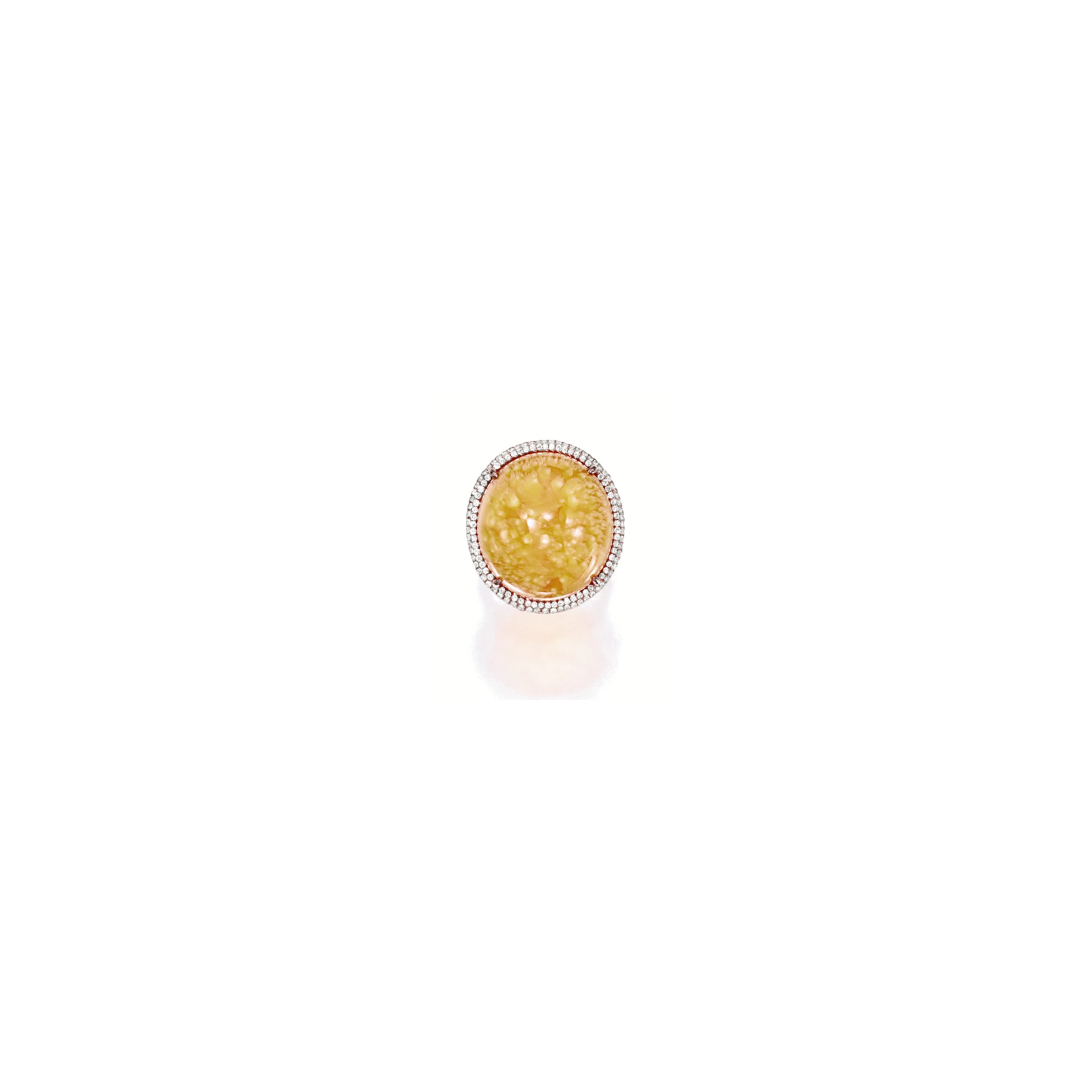 Melo-pearl and diamond ring