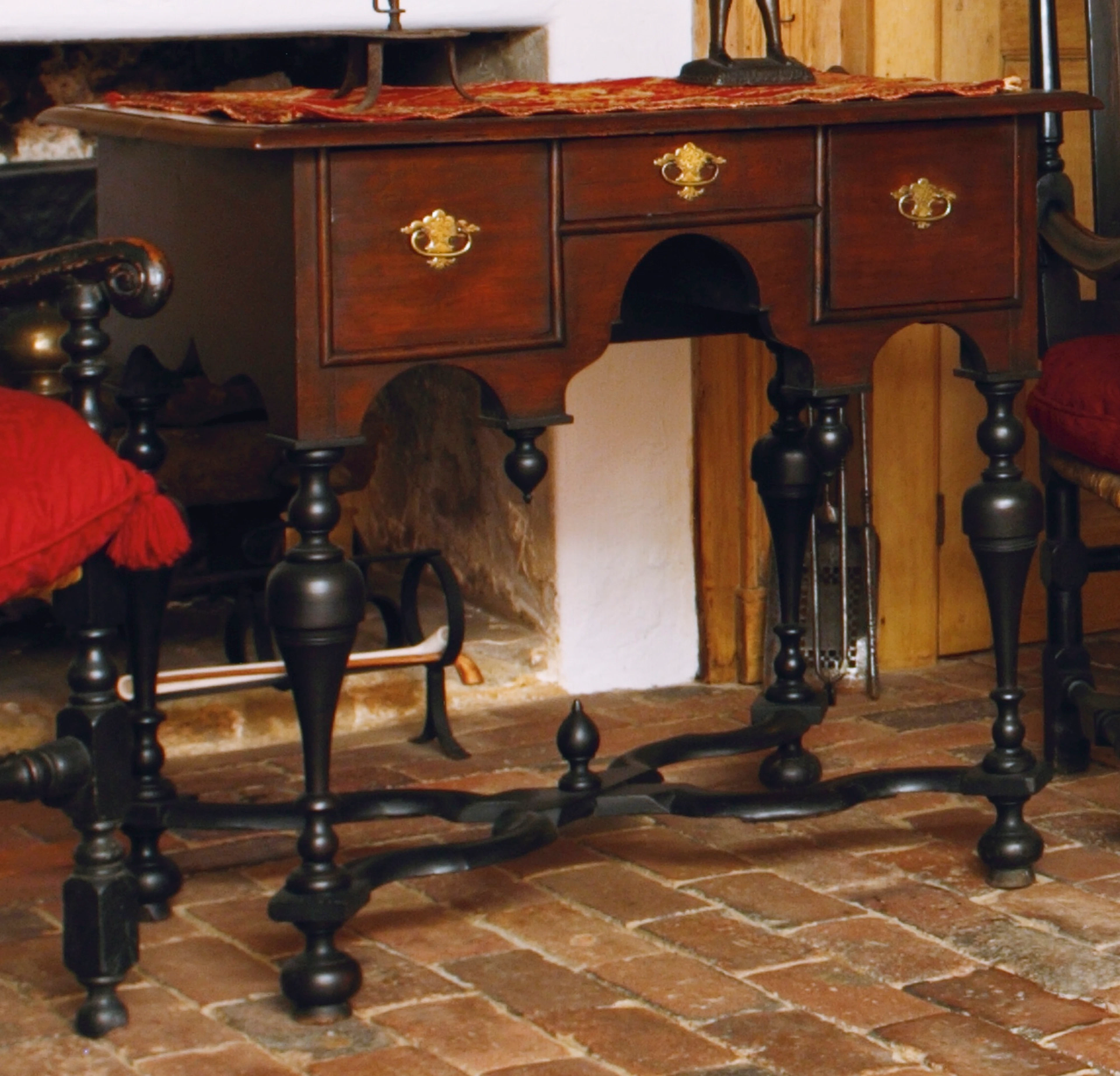 William and mary maple and pine dressing table, boston, massachusetts