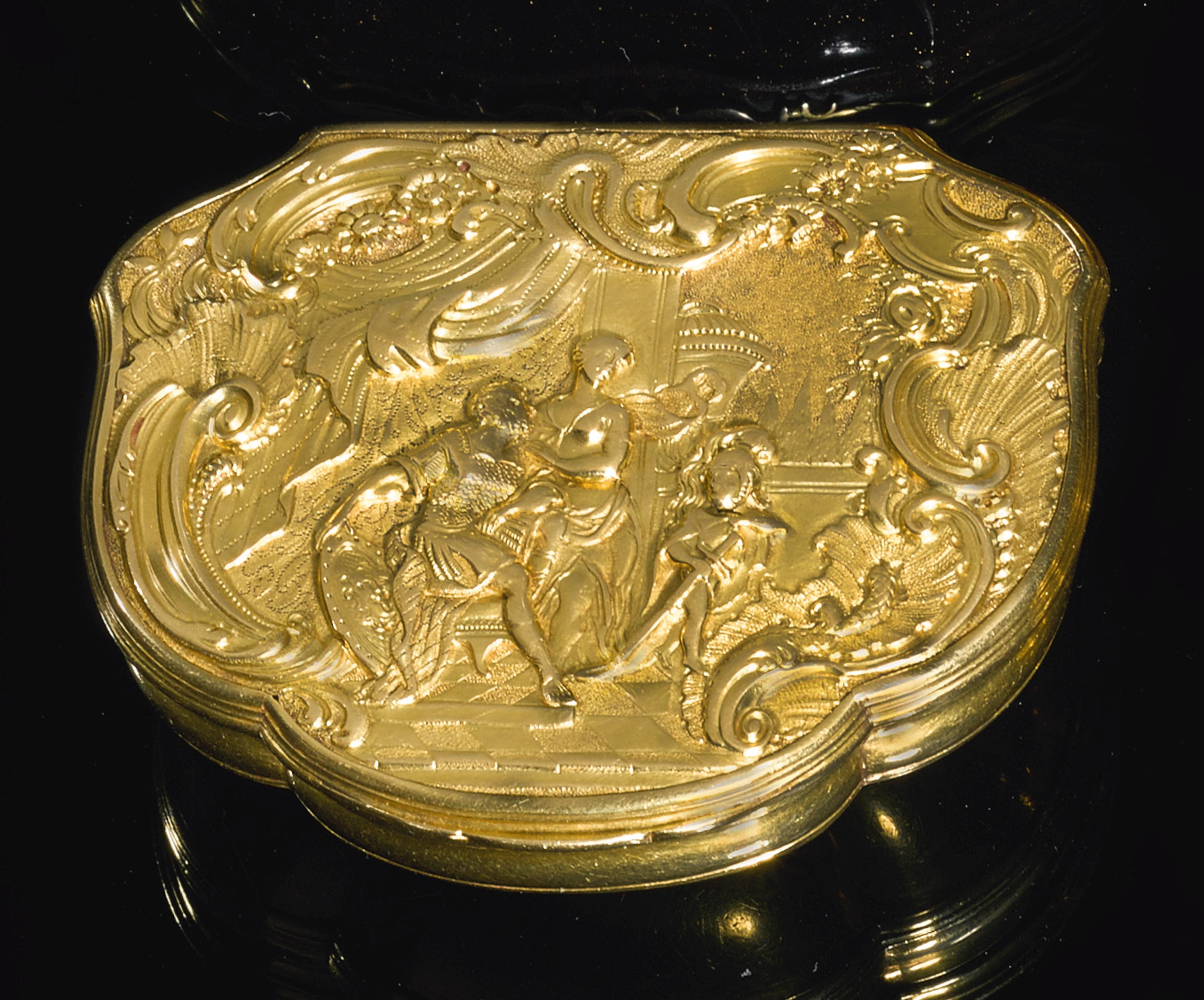 A GOLD SNUFF BOX, WILLIAM CURRIE, DUBLIN, CIRCA 1745/50 | A gold snuff