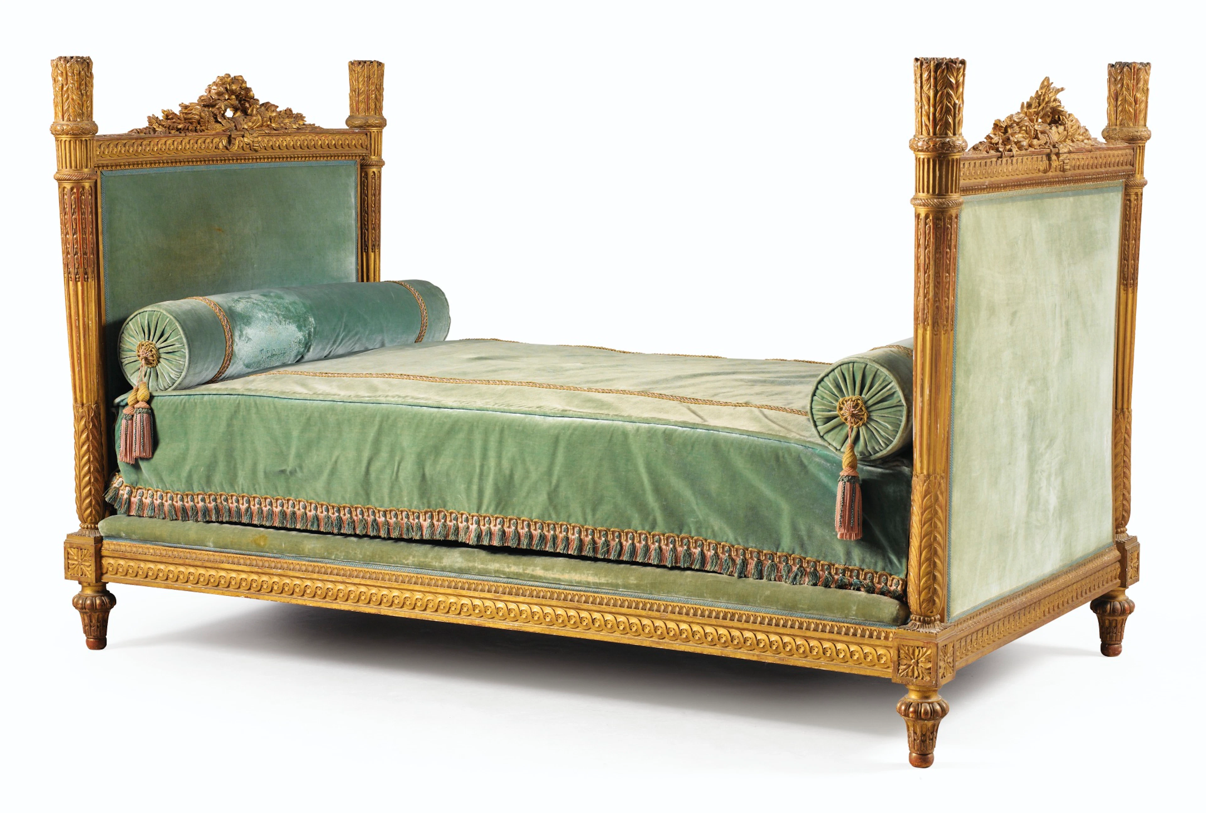 Lit en bois sculpté et doré d'époque louis xvi, vers 1780, attribué