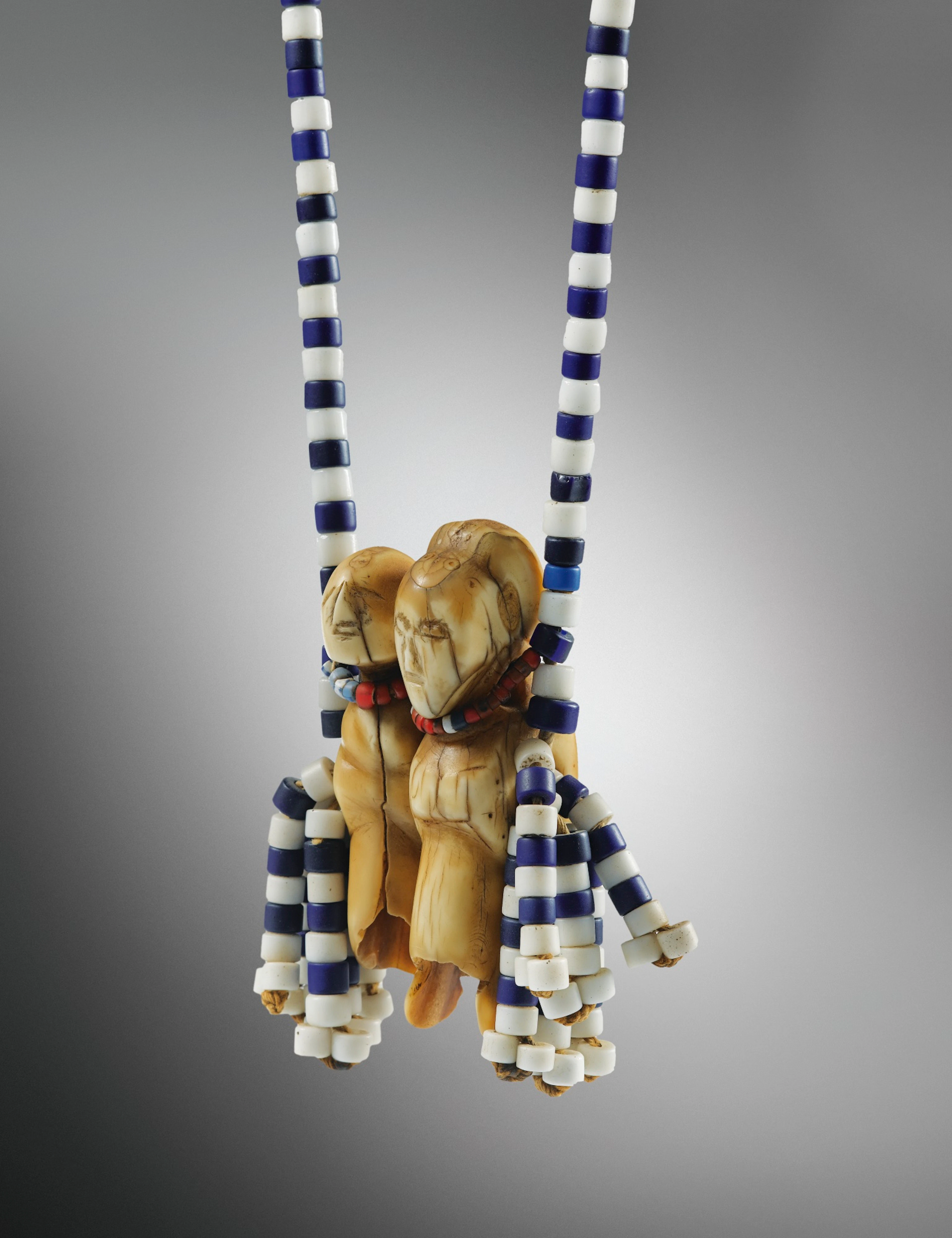 COLLIER ORNÉ D'UN DOUBLE PENDENTIF, LUBA, RÉPUBLIQUE DÉMOCRATIQUE