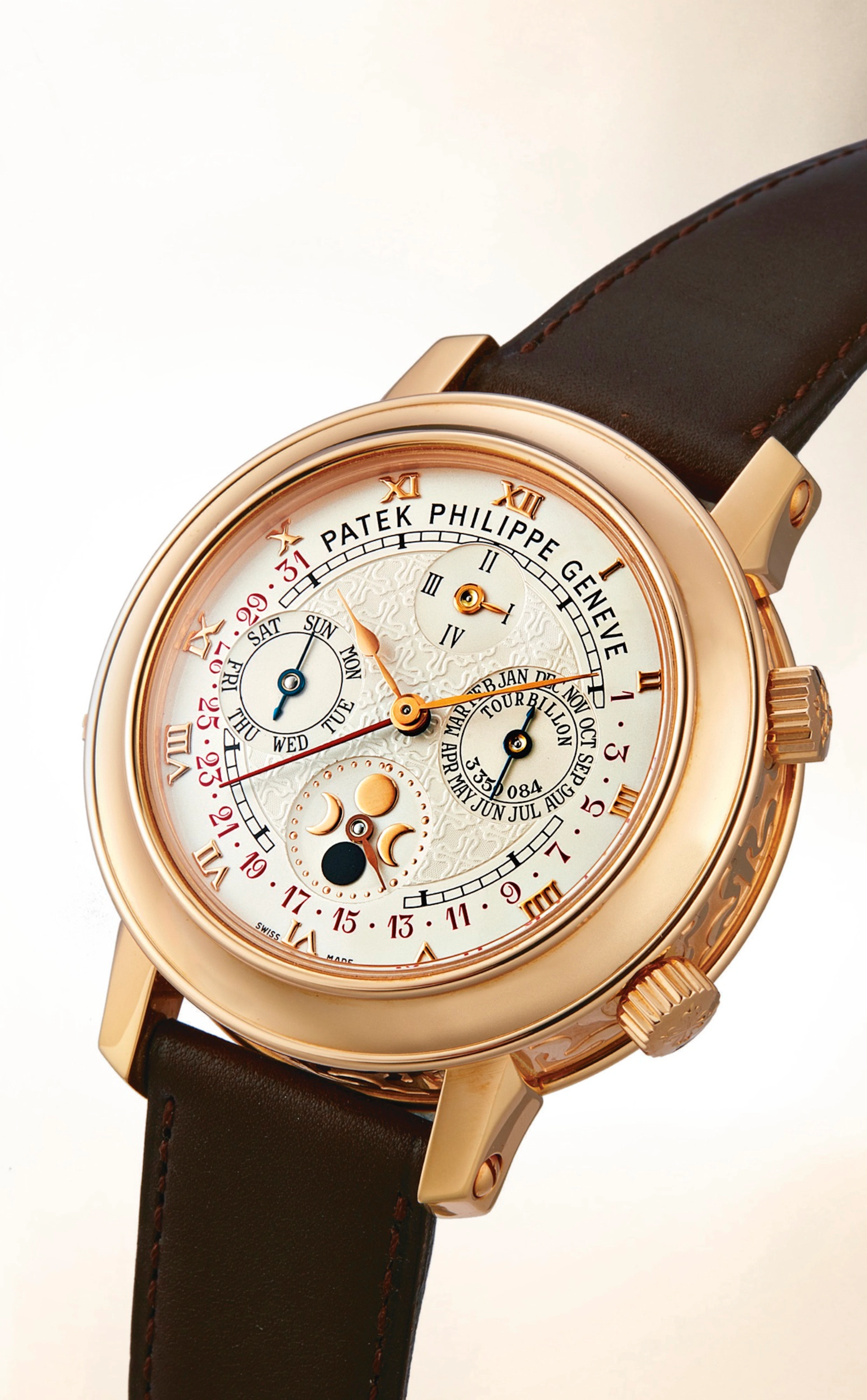 AN EXTREMELY RARE AND IMPORTANT PINK GOLD DOUBLE DIAL WRISTWATCH WITH