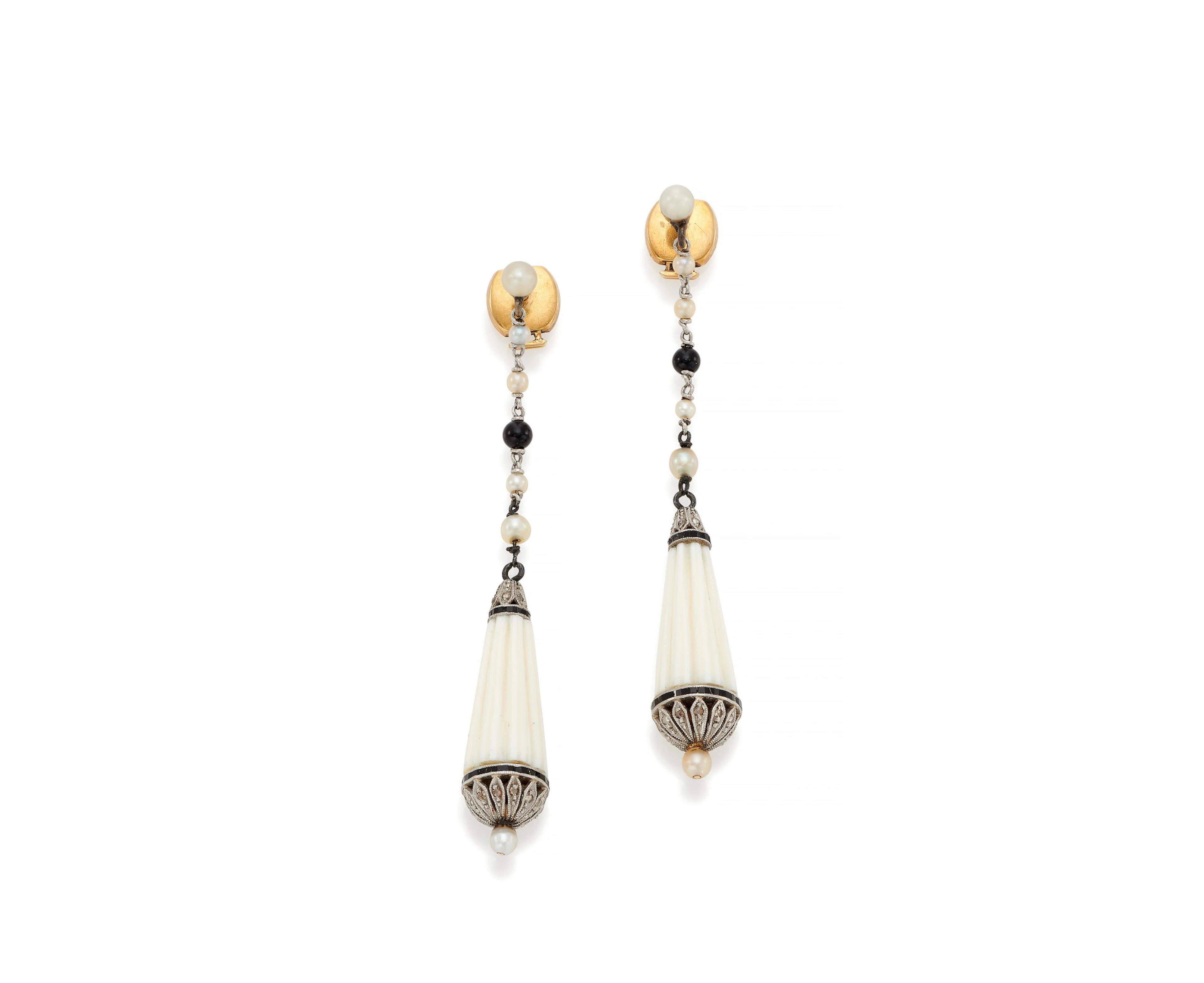 Pair of pendent earrings (paio di orecchini pendenti) | chiappe