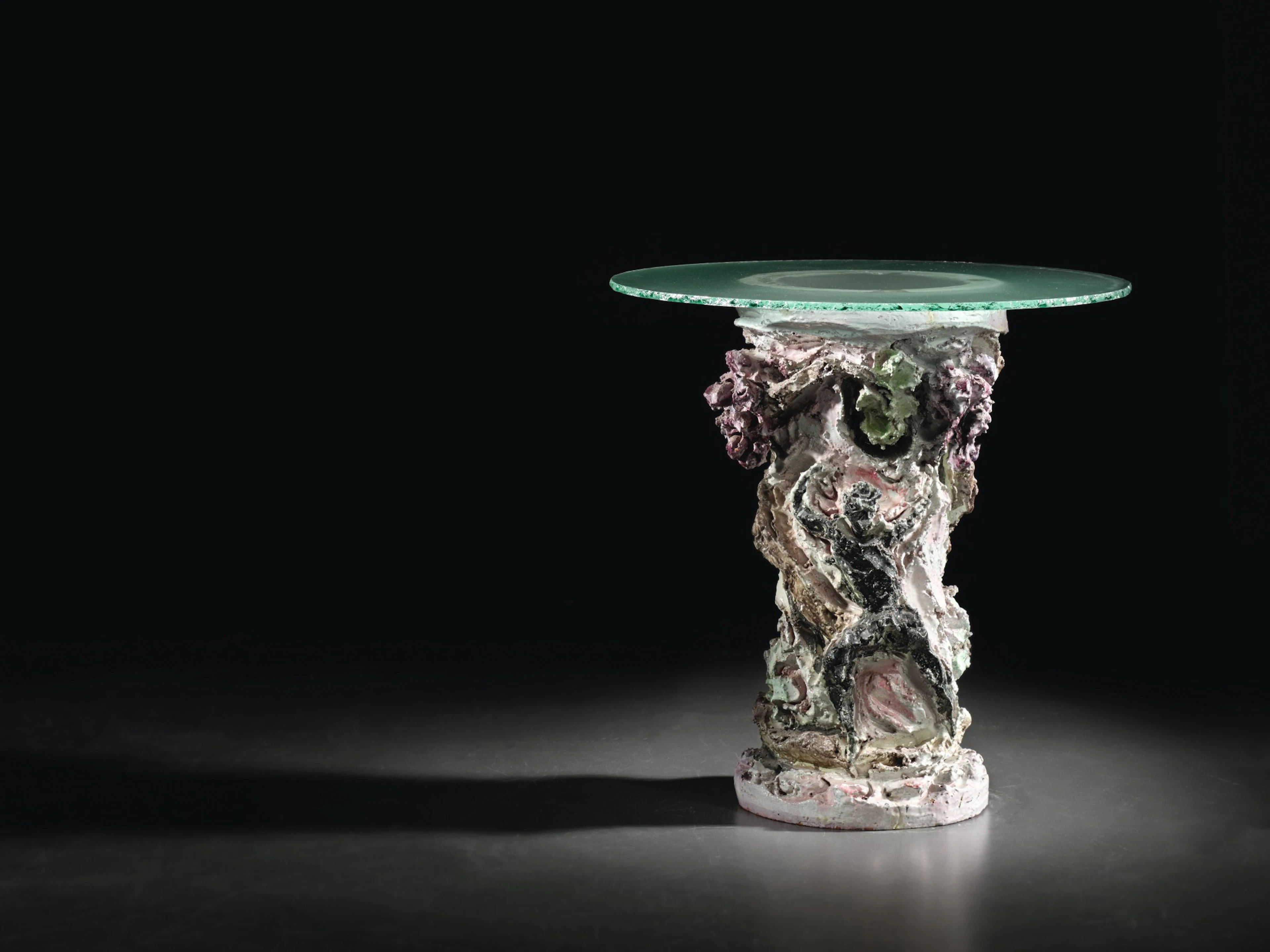 Lucio fontana | gamba di tavolino