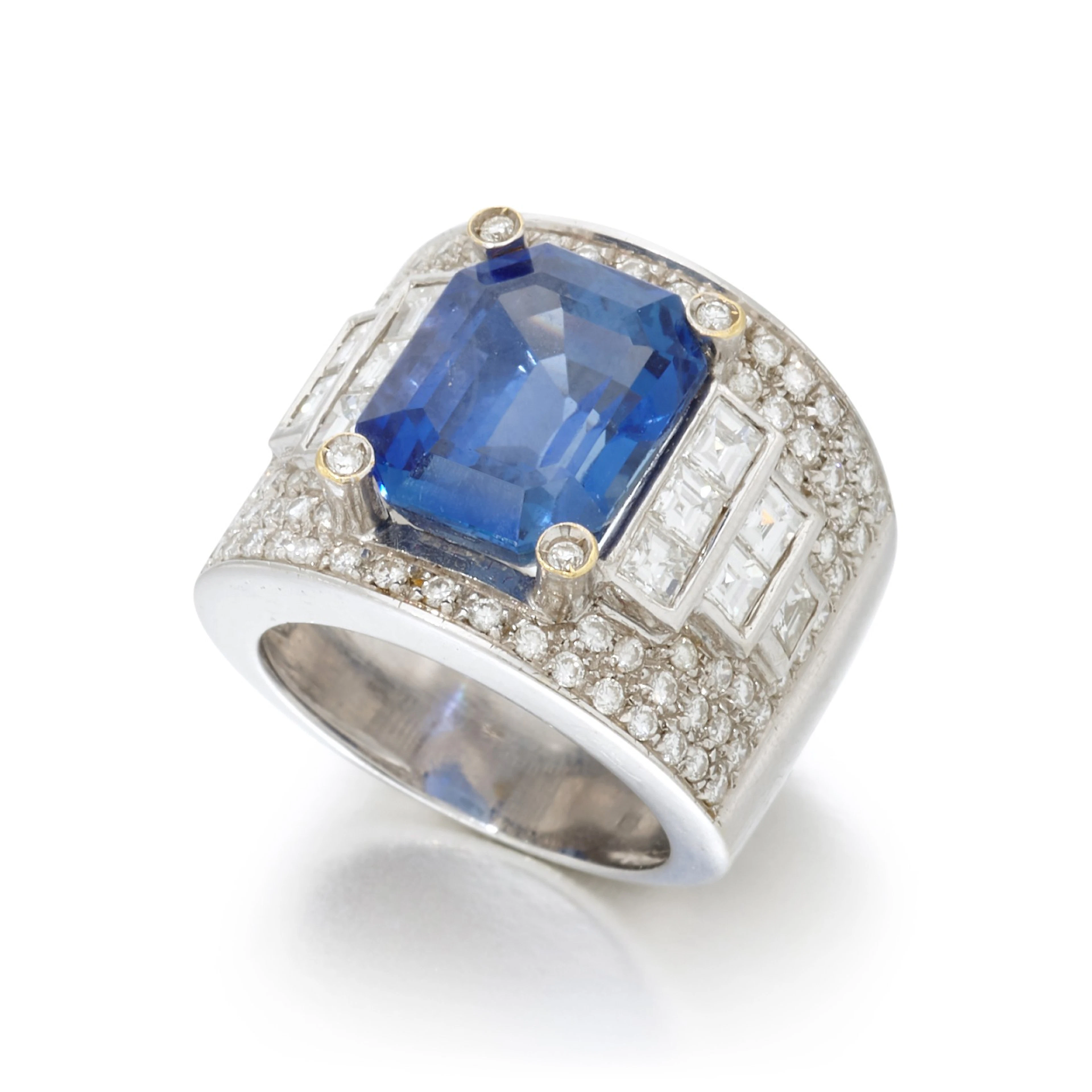 Sapphire and diamond ring (Anello con zaffiro e diamanti)