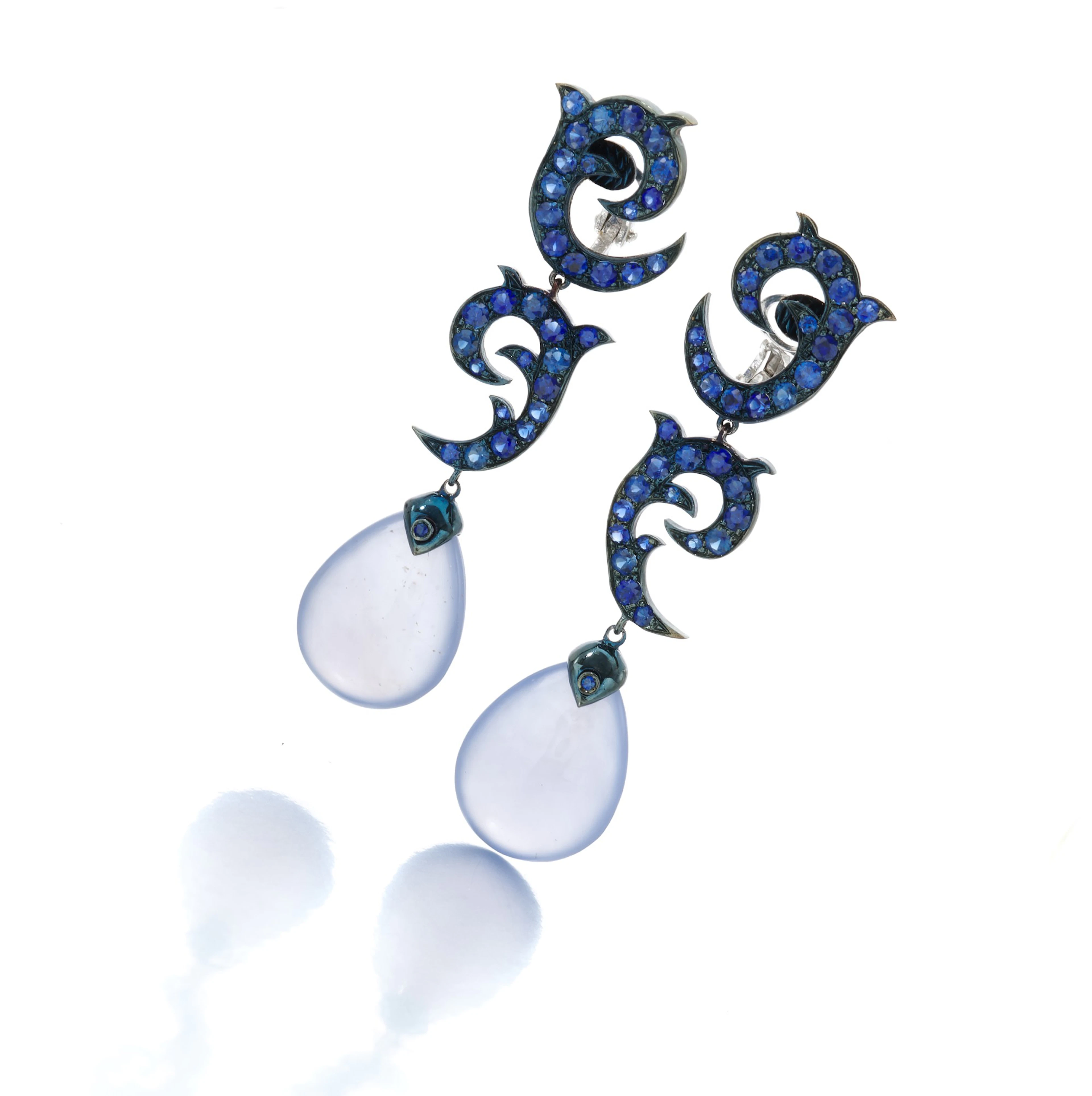 Pair of sapphire and chalcedony earrings (Paio di...
