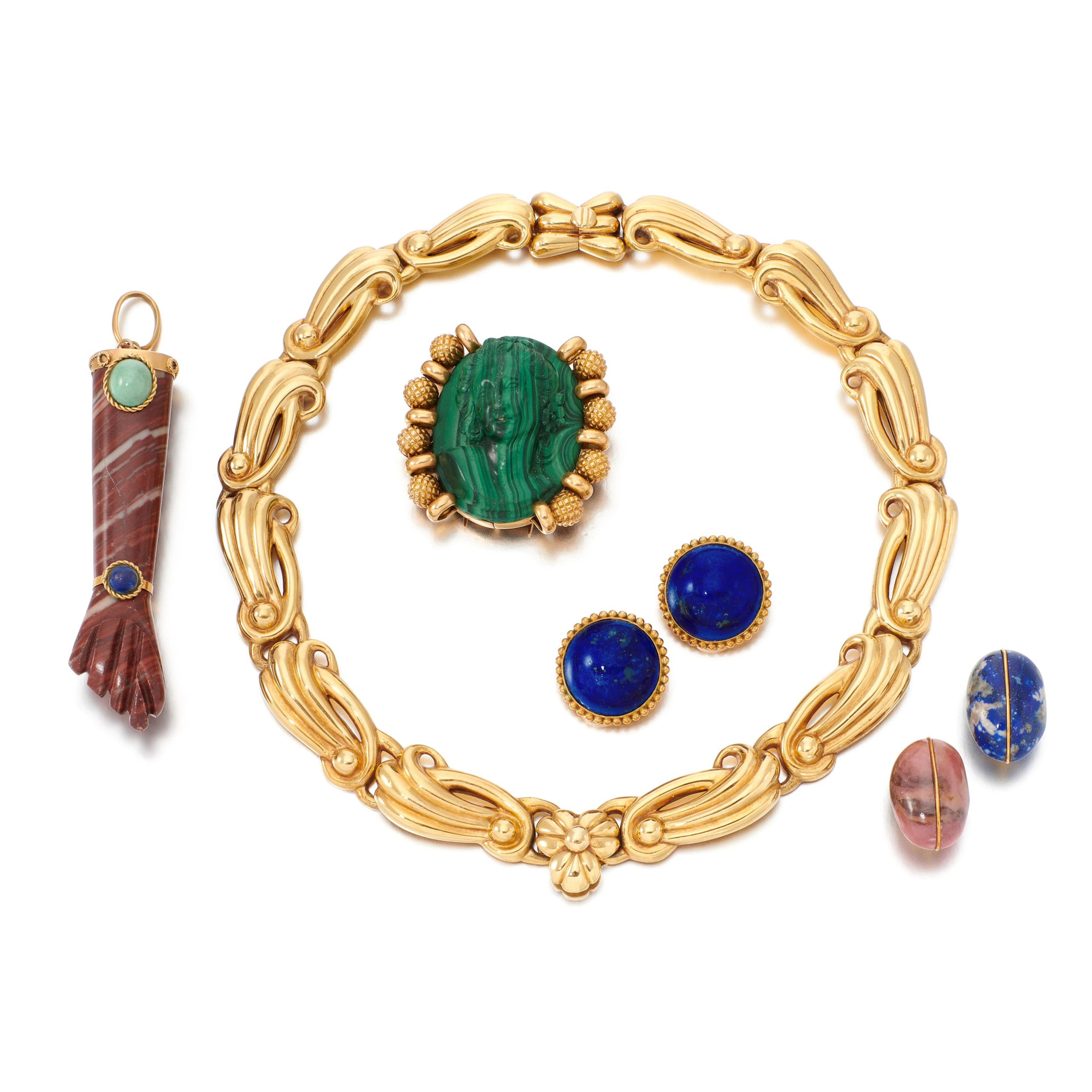 Collection of hardstone jewels and a necklace (Collezione...