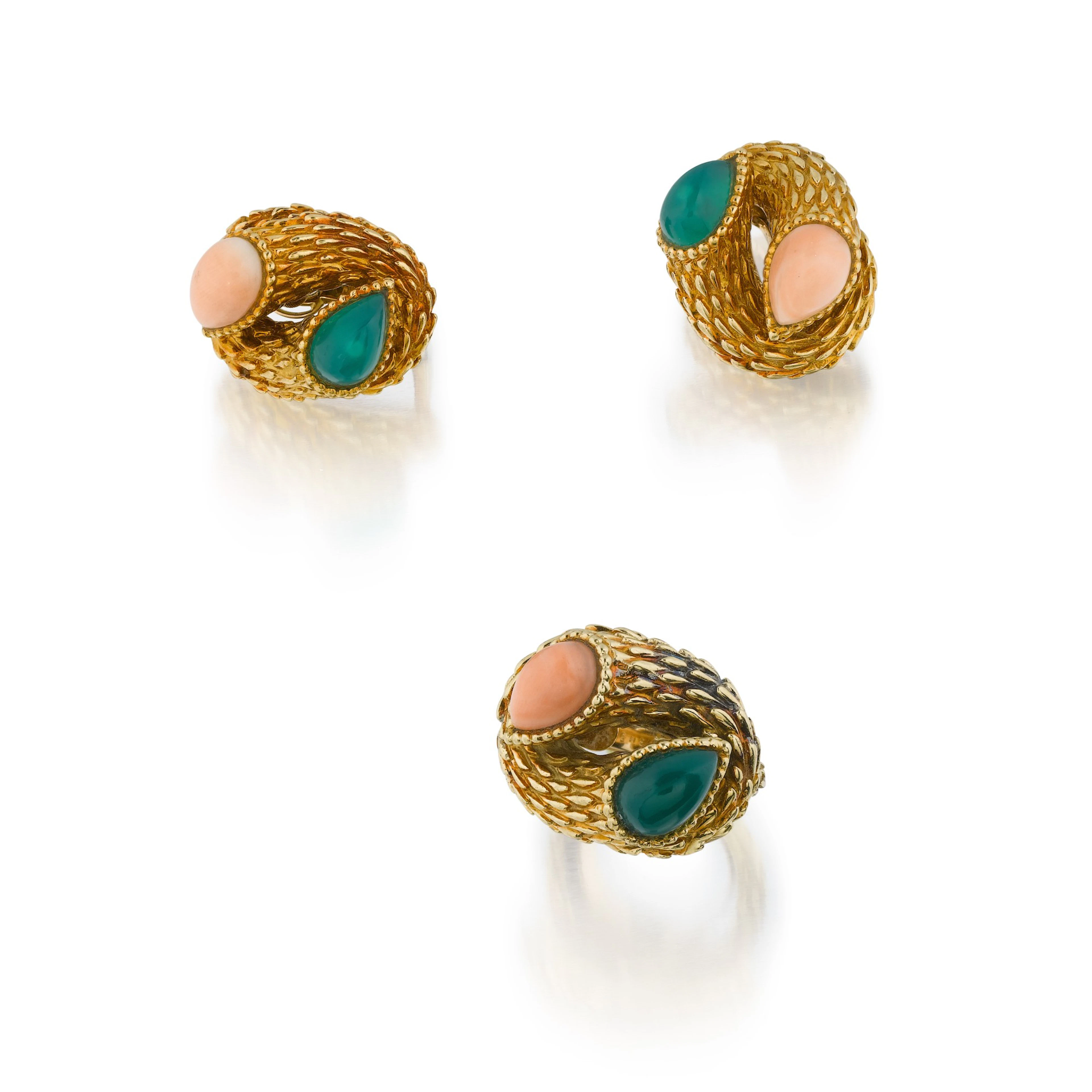 Boucheron | Demi-parure chrysoprase et corail