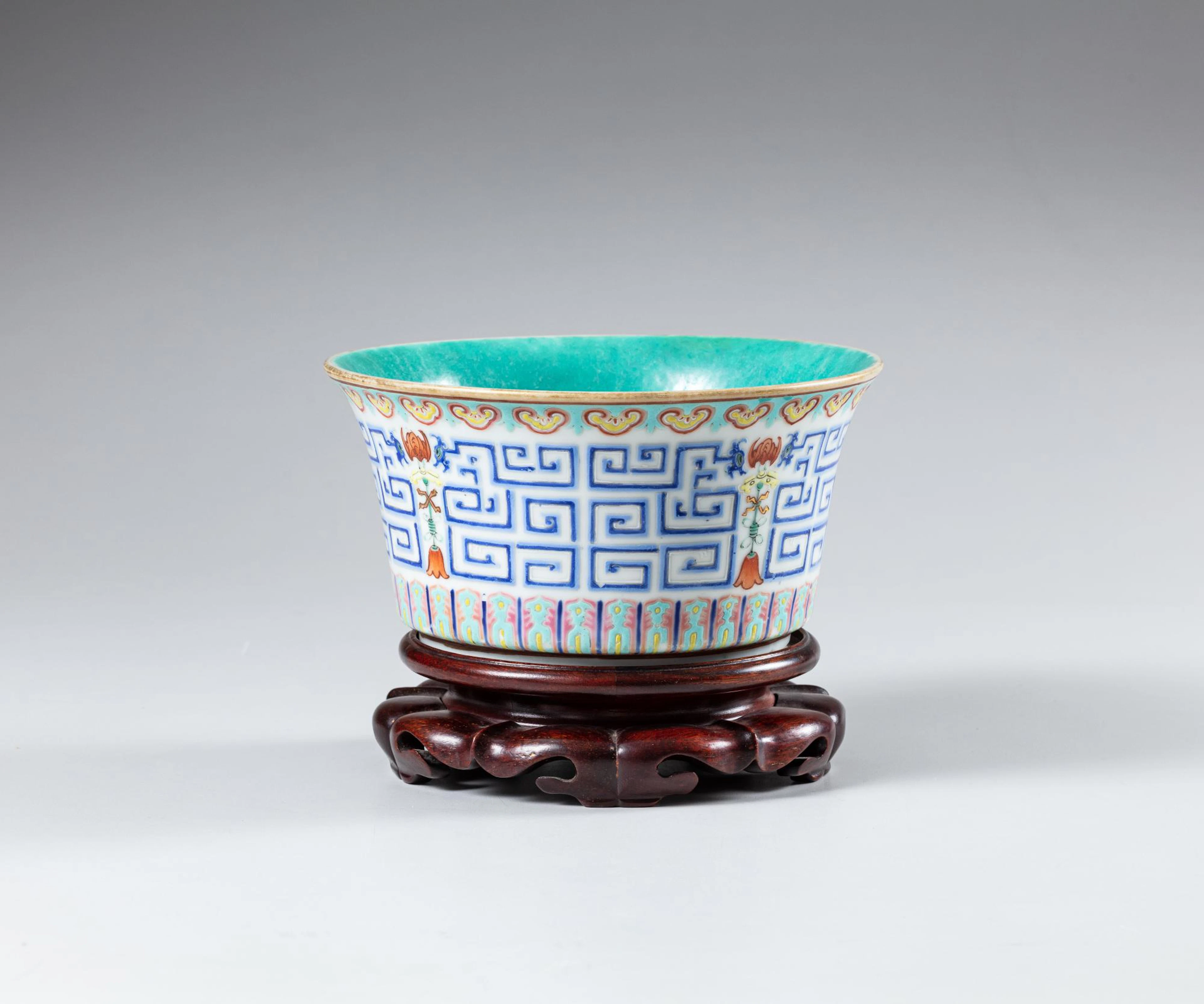 A famille rose ‘Bat and dragon’ washer Qing dynasty