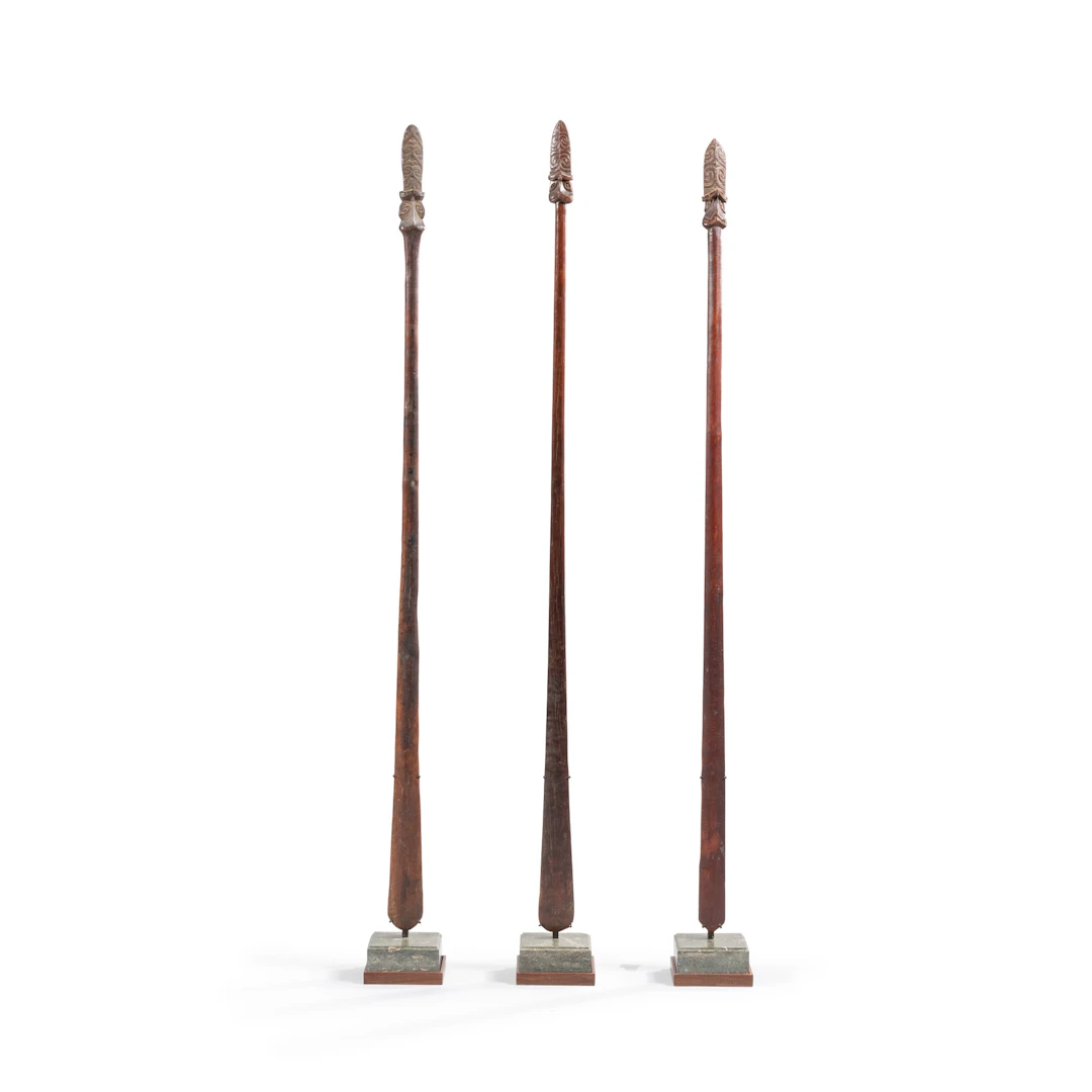 Three Taiaha staffs, Maori, New Zealand | Trois bâtons, Maori, Nouvelle-Zélande