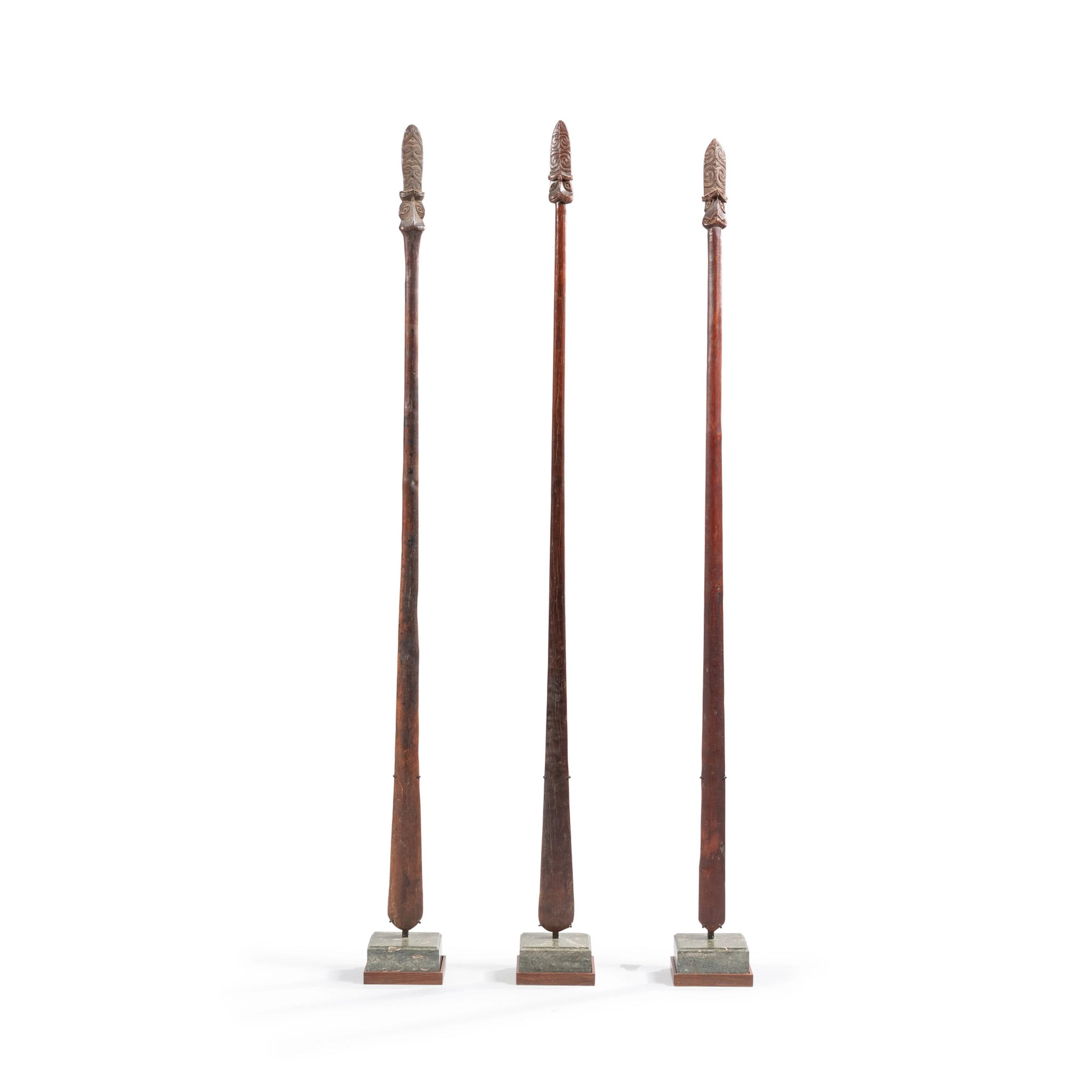Three Taiaha staffs, Maori, New Zealand | Trois bâtons, Maori, Nouvelle-Zélande