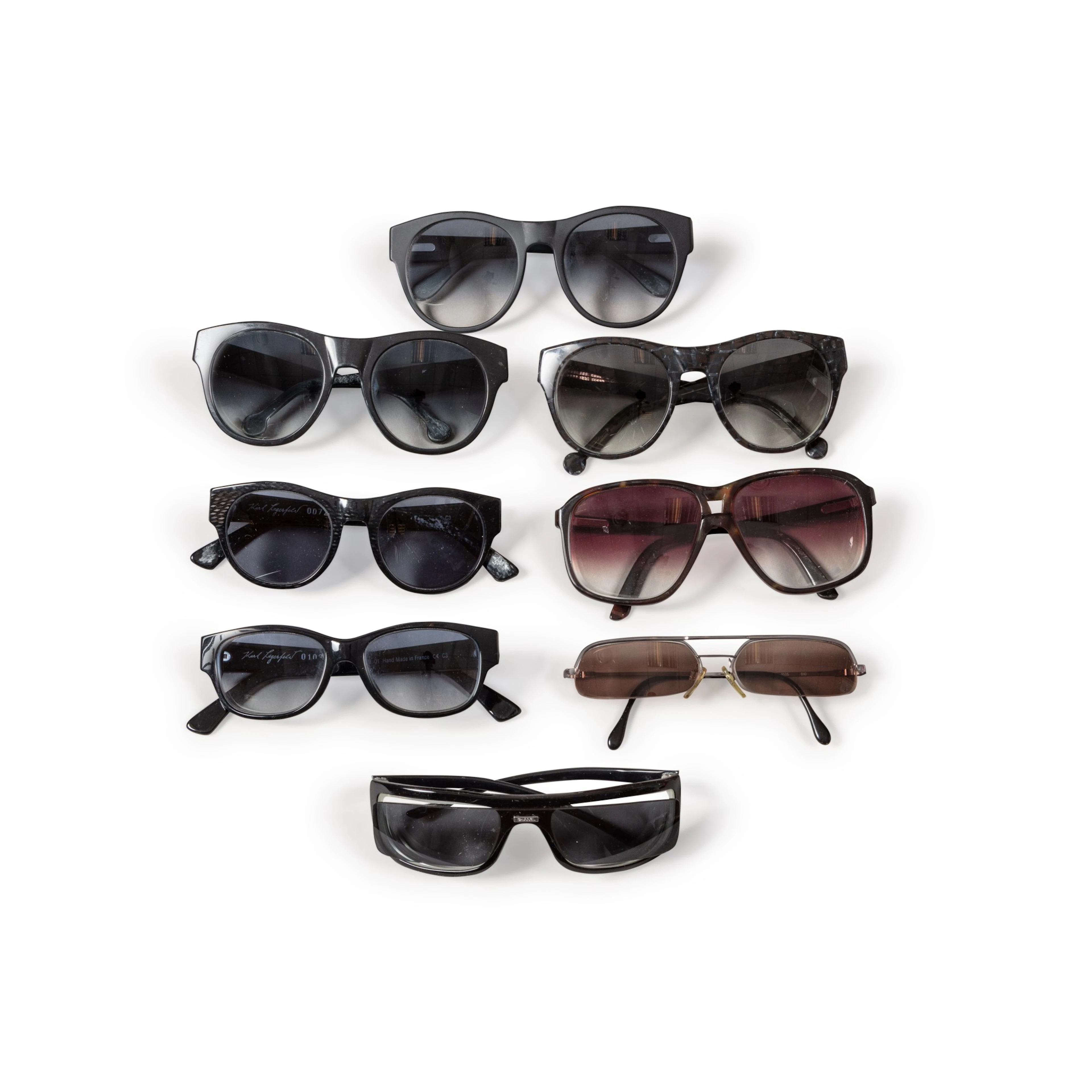 A group of eight various sunglasses | Gruppe von acht...