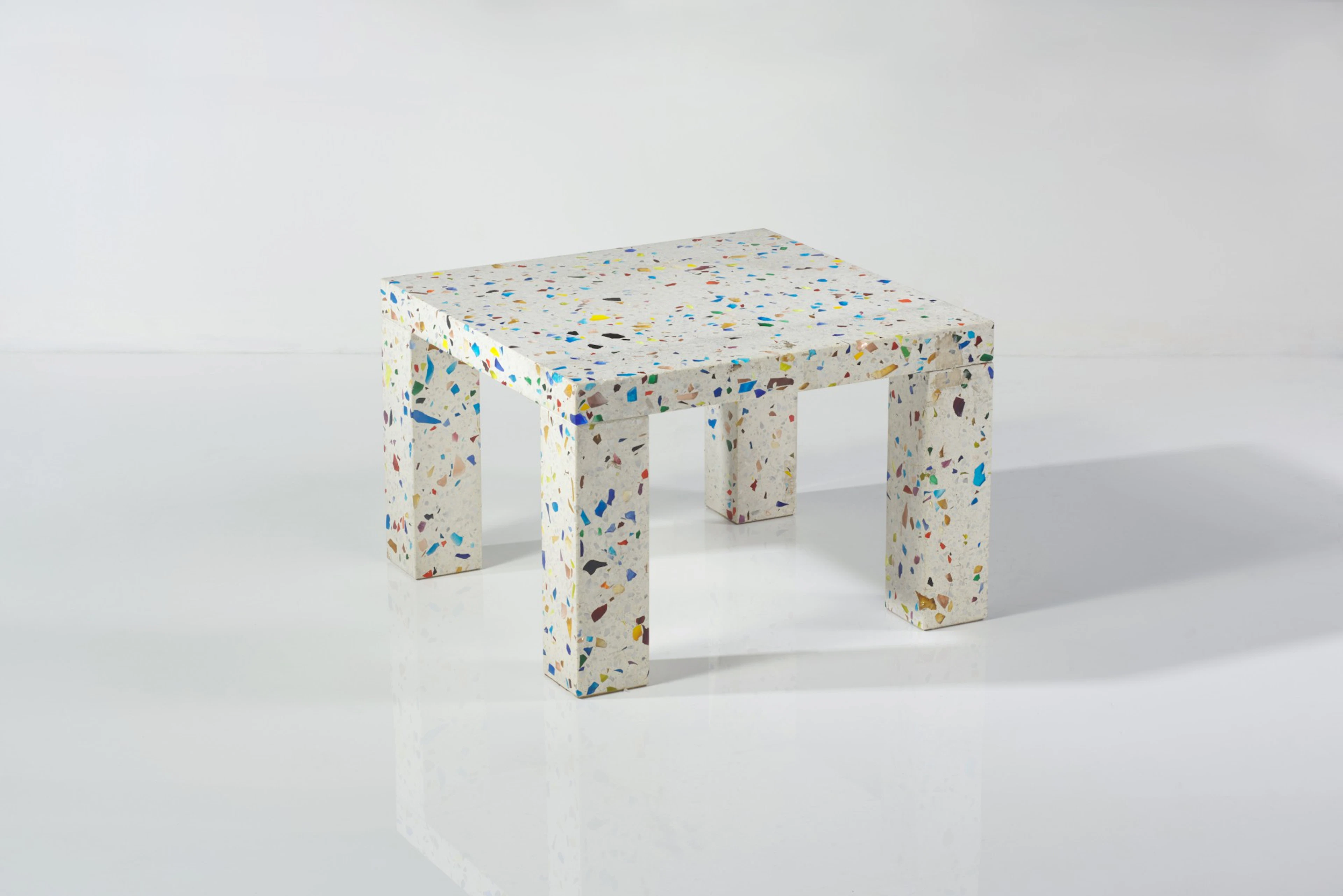 Ara occasional table