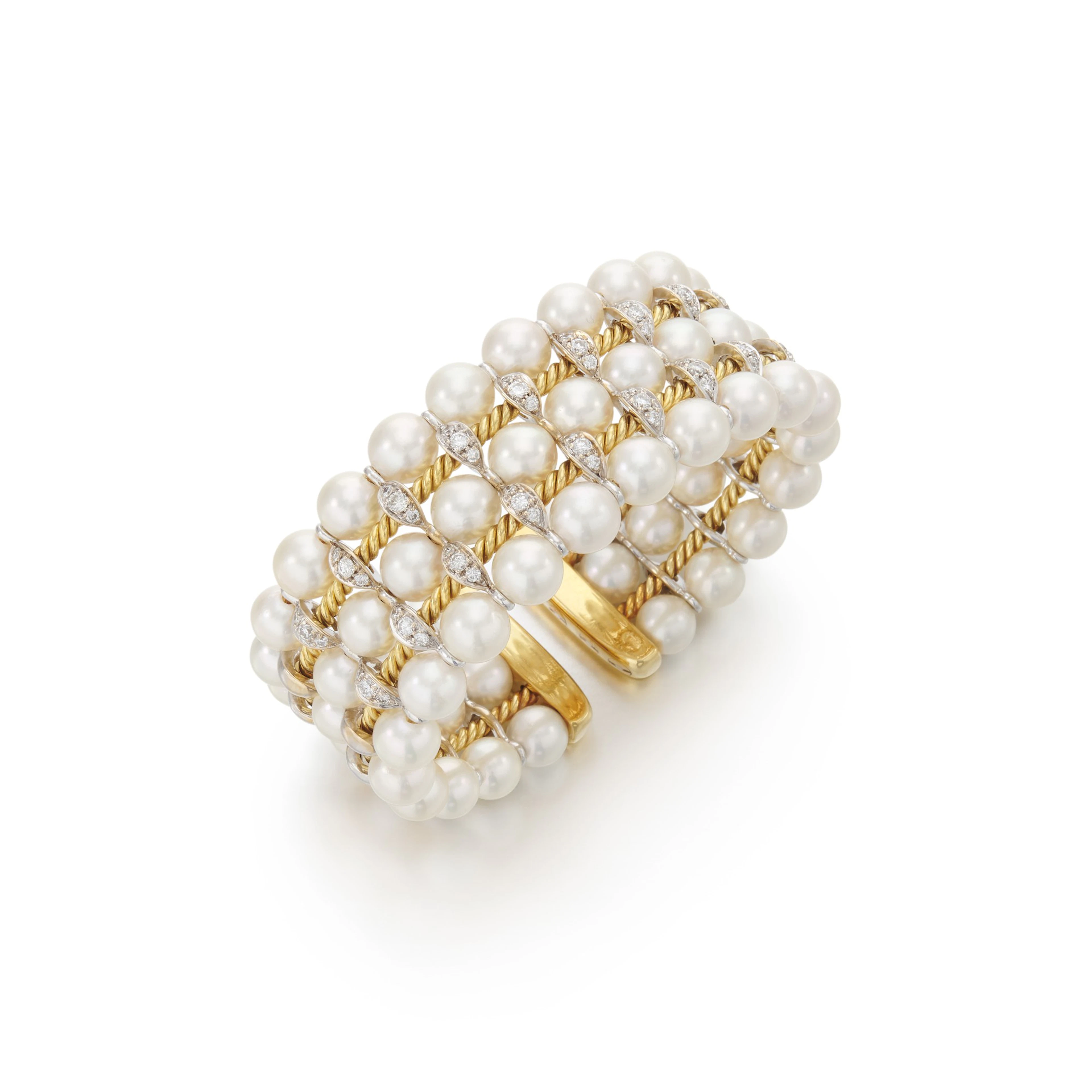 Cultured pearl and diamond bangle (Bracciale in perle coltivate e diamanti)