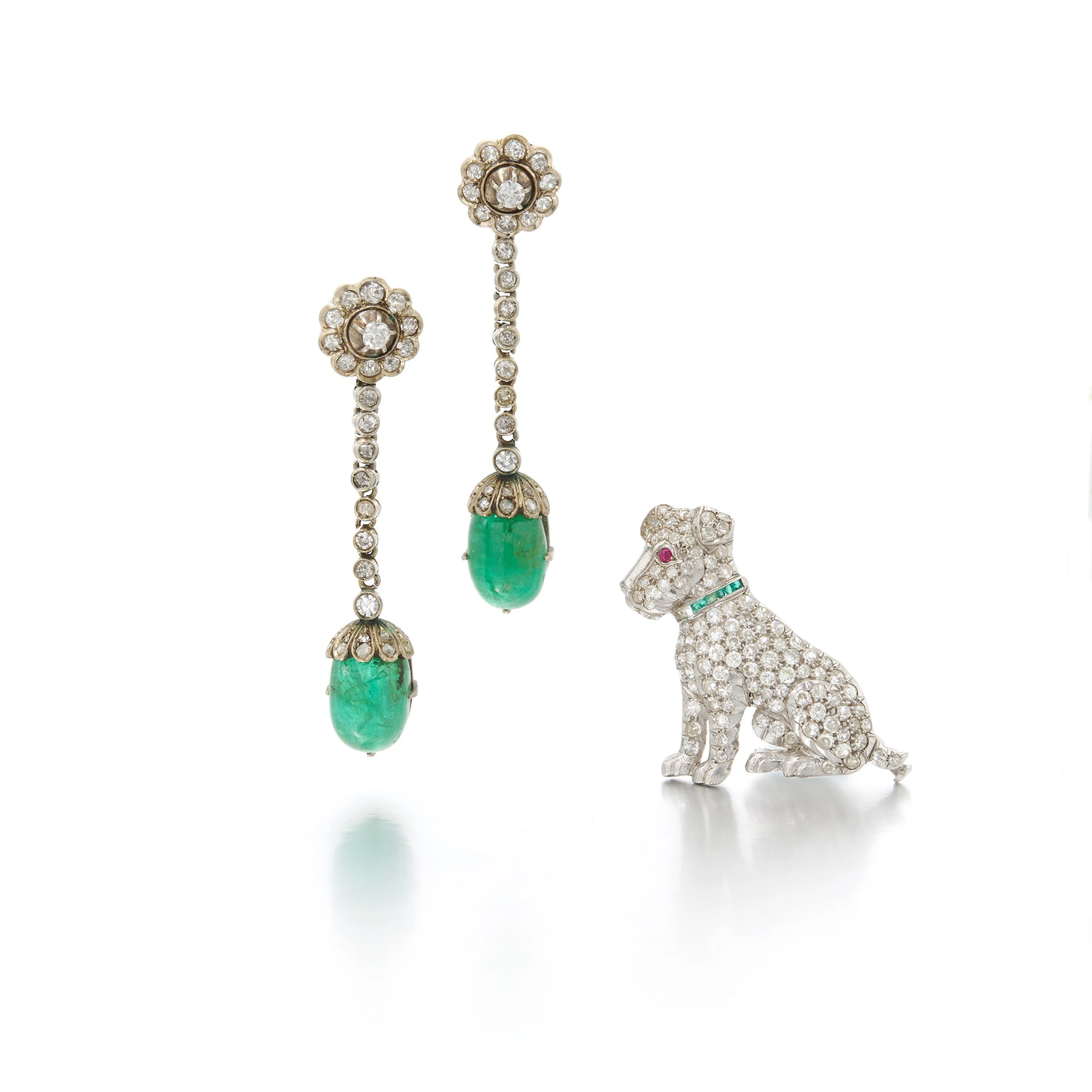 Emerald and diamond earrings and brooch (Orecchini e...