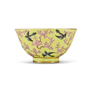 A small yellow-ground famille-rose 'magpie and prunus' bowl