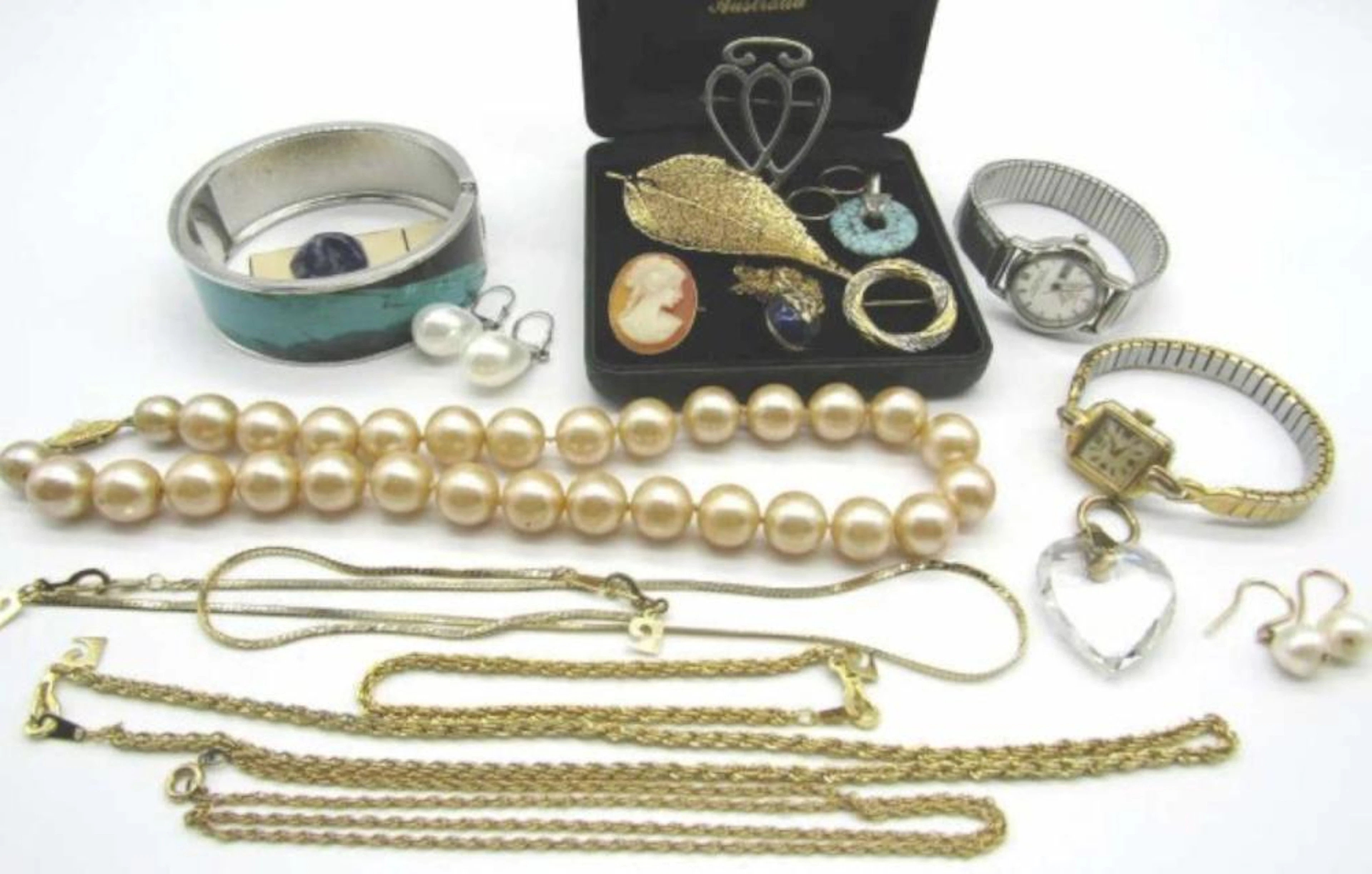 COLLECTION OF ASSORTED LADIES FASHION JEWELLERY