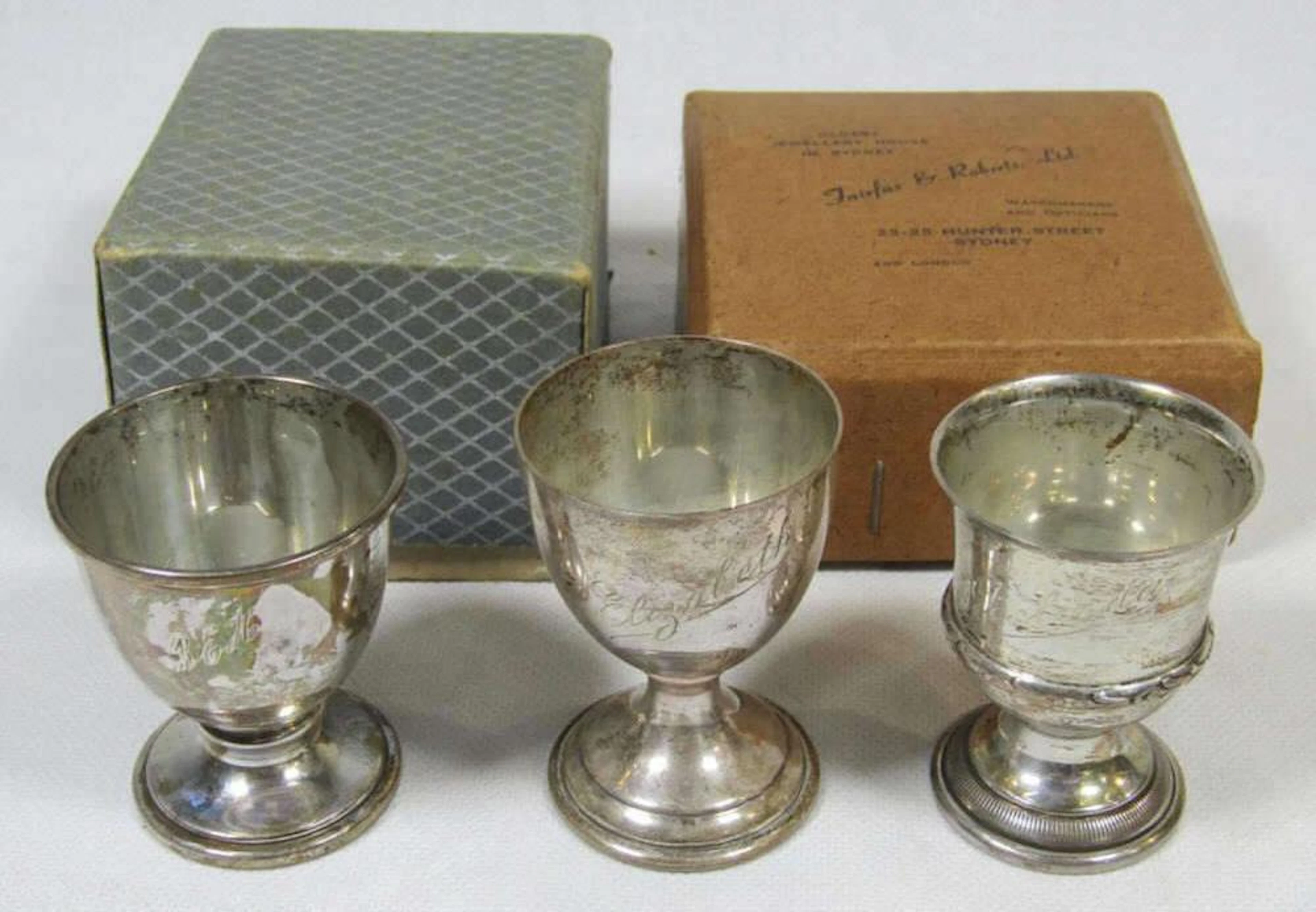 Fairfax & Roberts sterling silver egg cup boxed