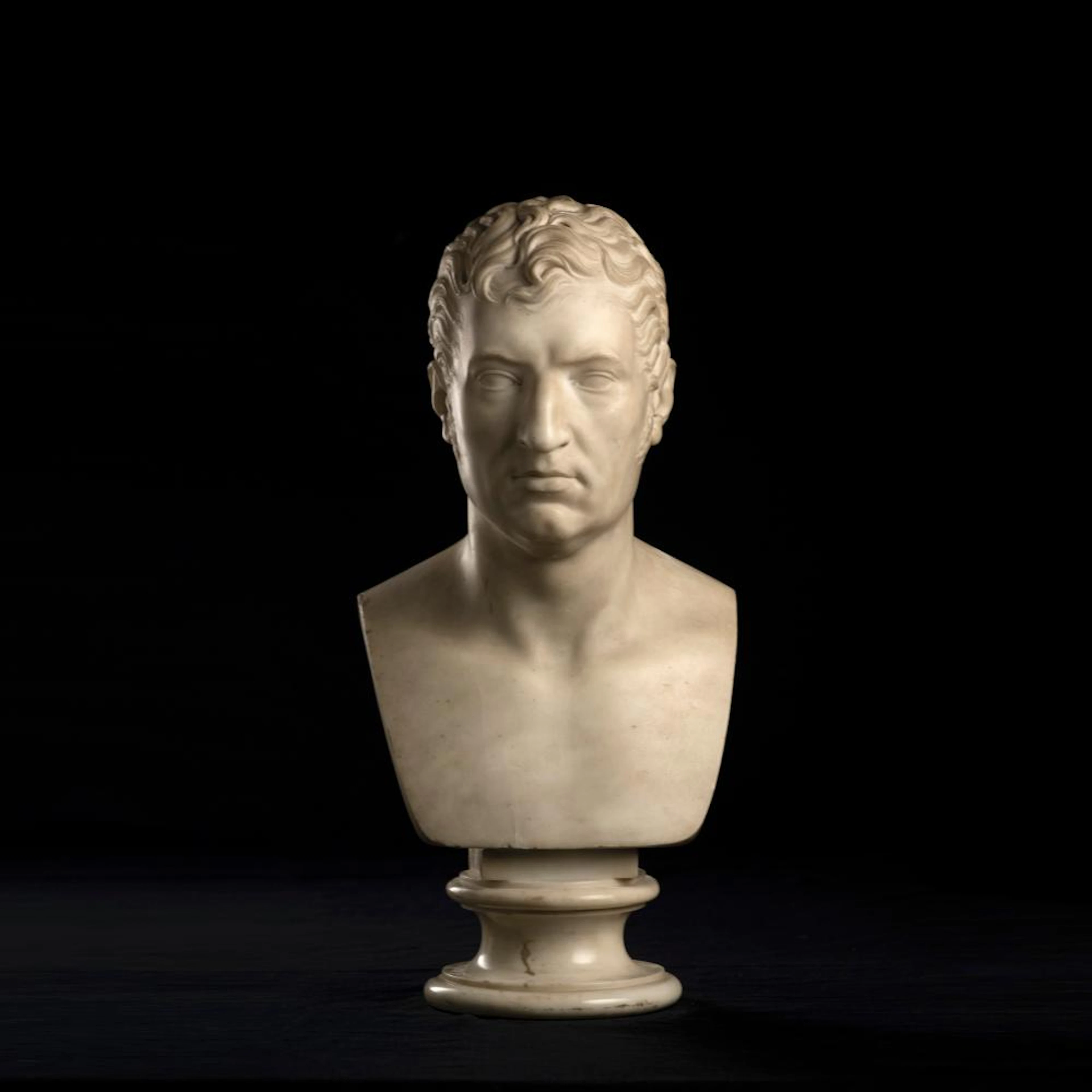 BUSTO MASCHILE IN MARMO