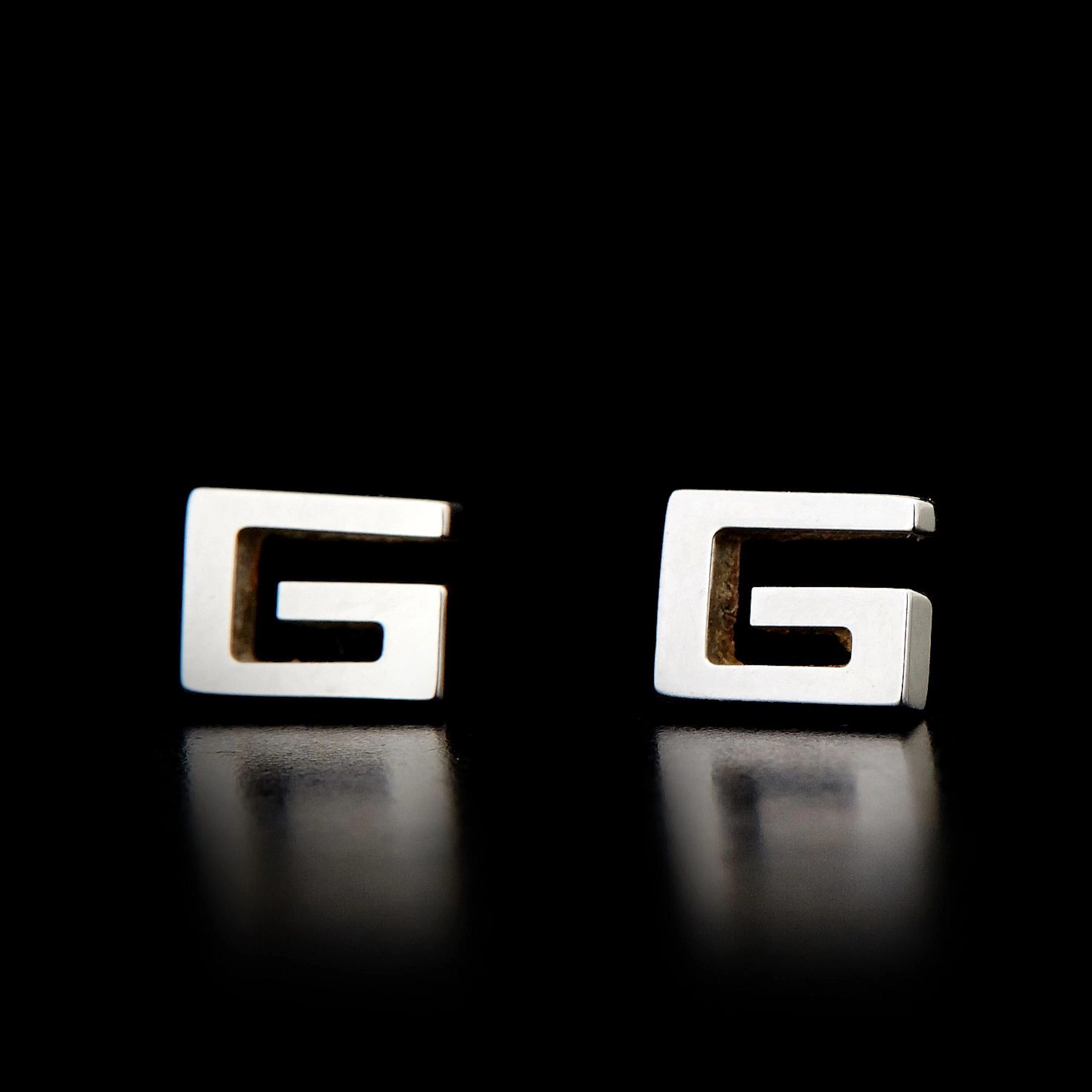 Gucci örhängen i 18 k vitguld